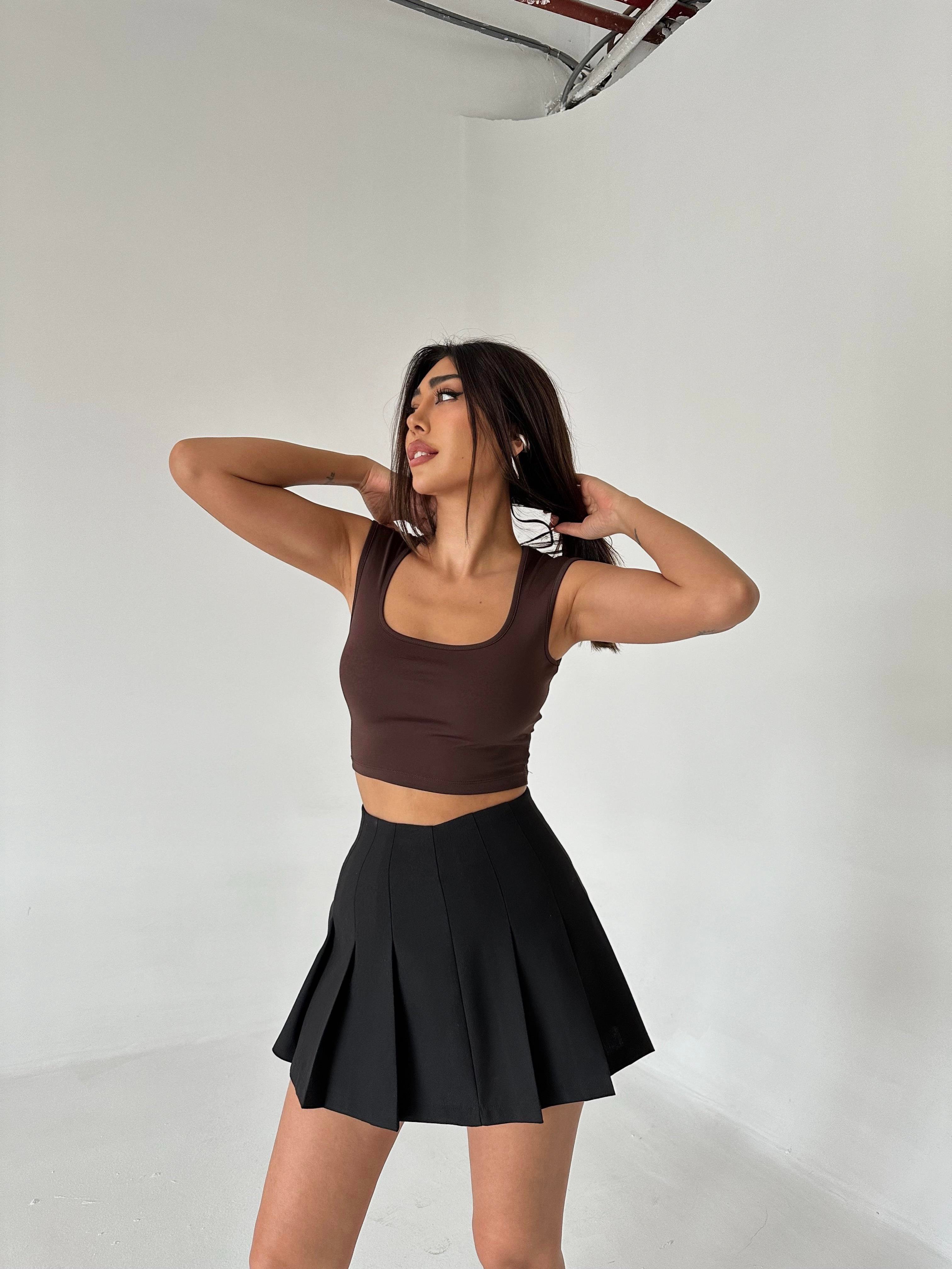 GENİŞ ASKILI CROP TOP