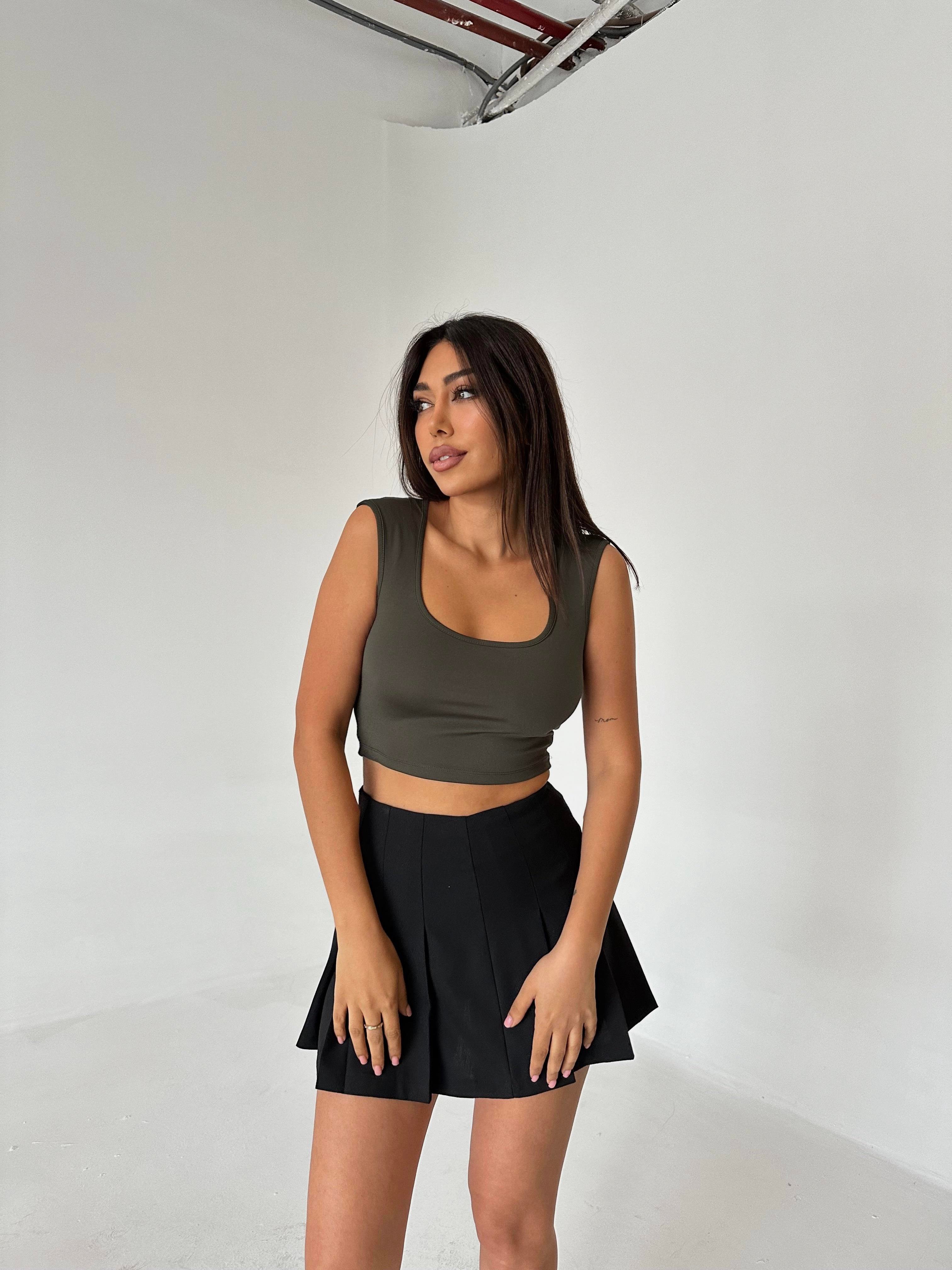 GENİŞ ASKILI CROP TOP