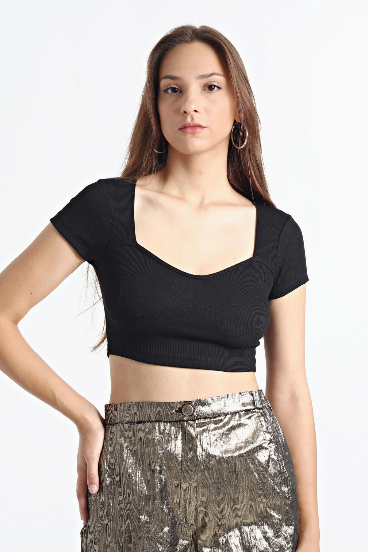 ÖN DETAYLI CROP TOP