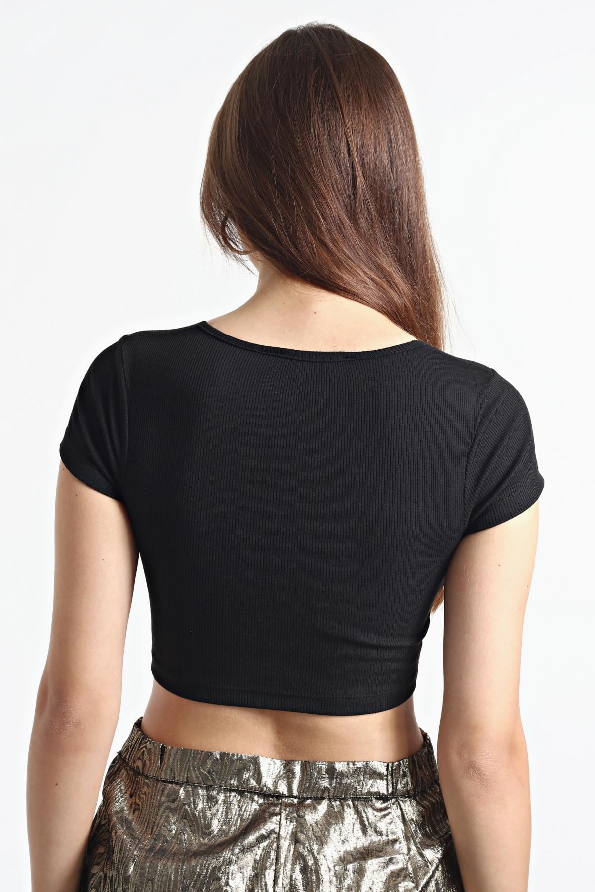 ÖN DETAYLI CROP TOP