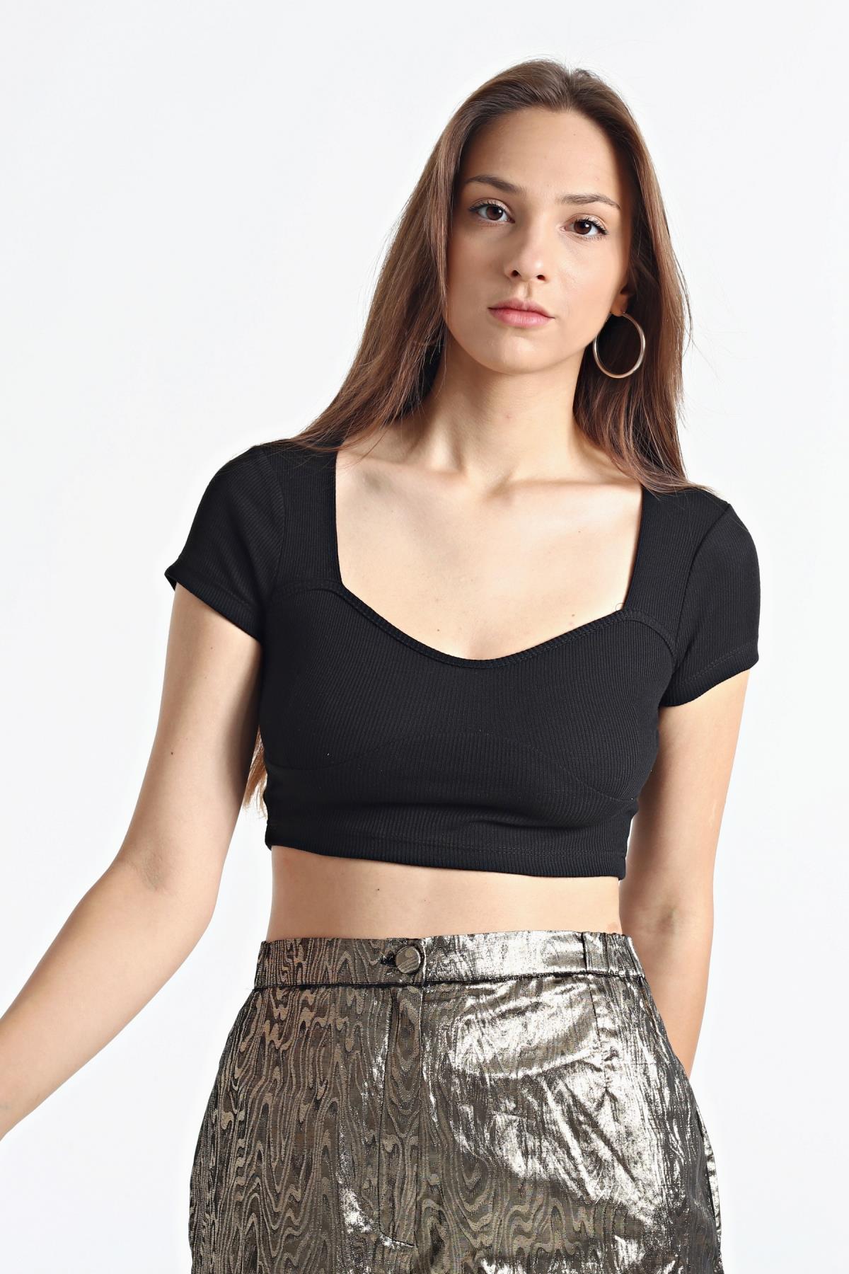 ÖN DETAYLI CROP TOP