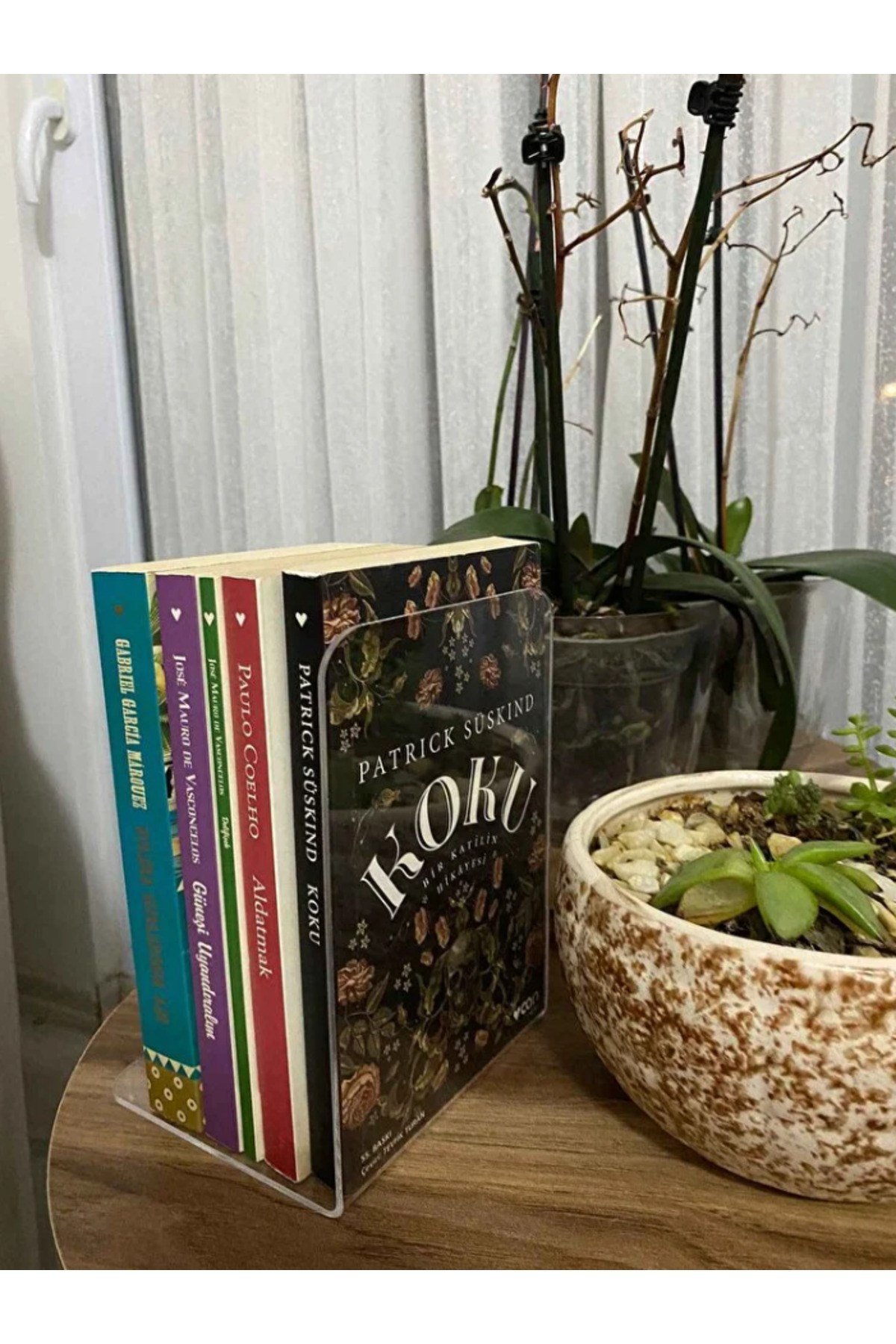 Pleksi Modern Kitap Tutucu