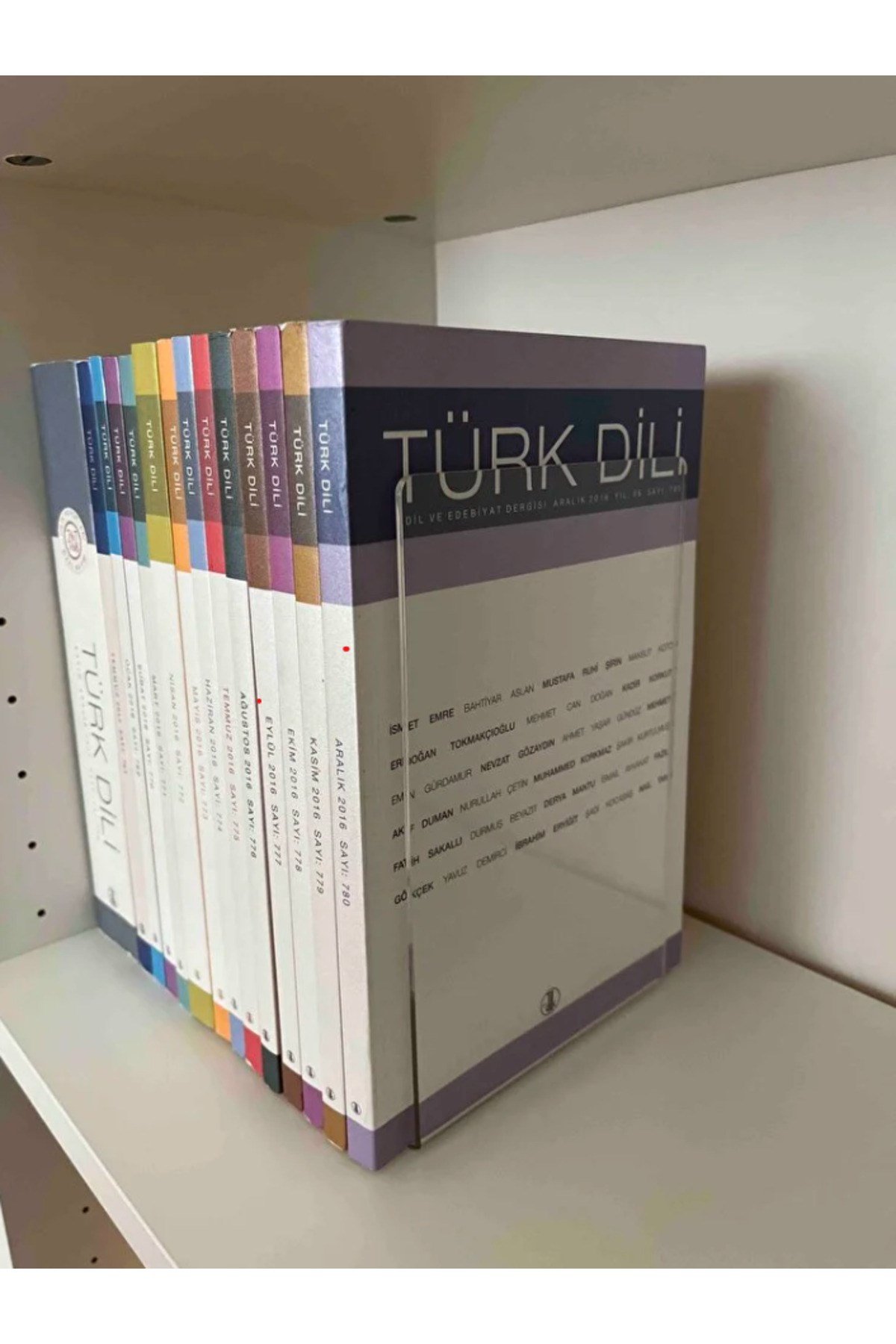 Pleksi Modern Kitap Tutucu