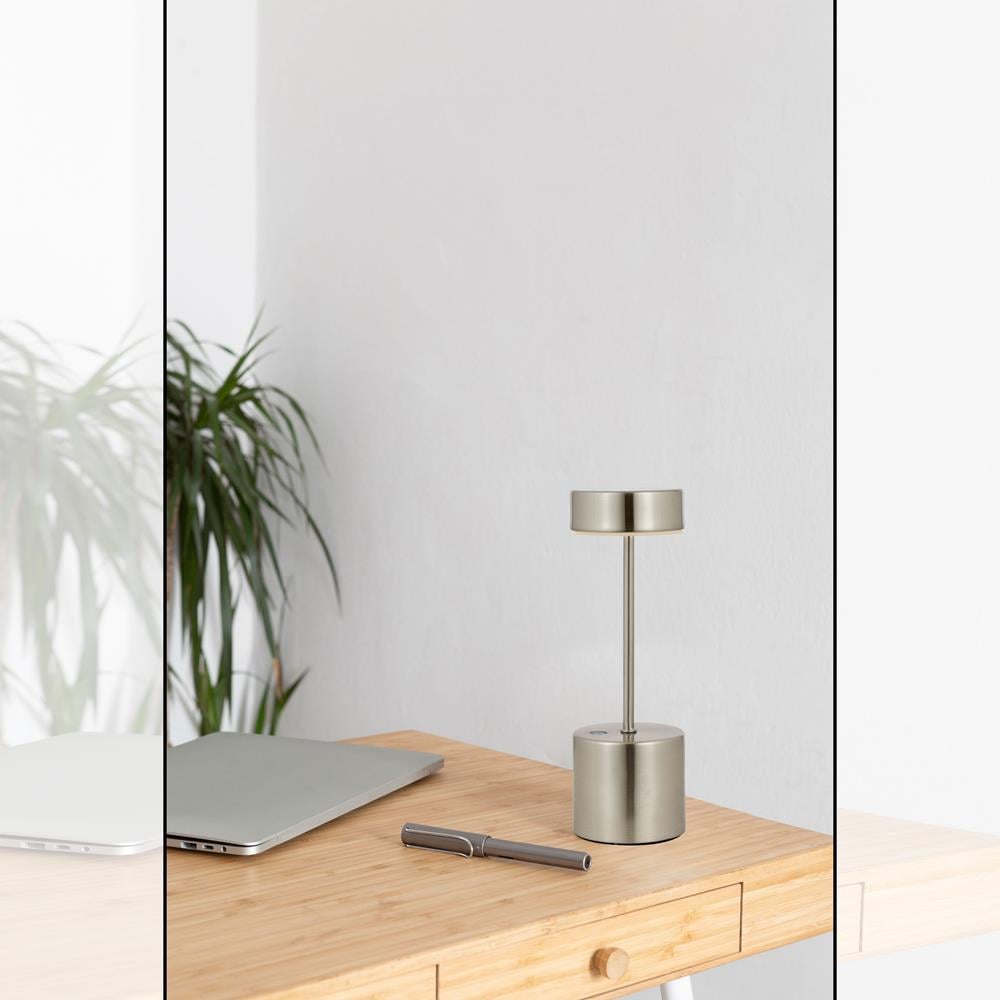 Avonni, 64003 Ailesi Krom Şarjlı Masa Lambası