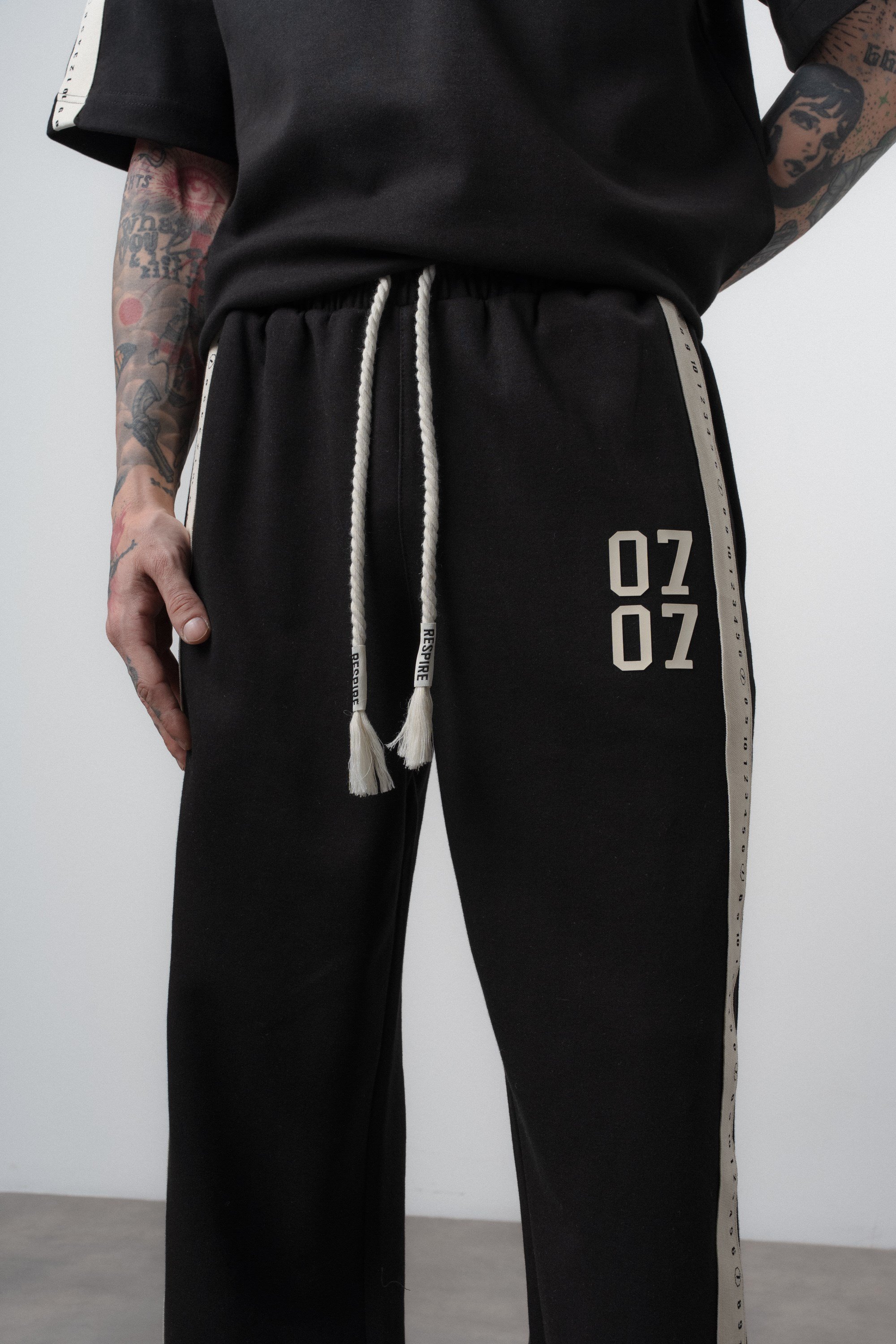 Erkek 07 Şerit Detaylı Baggy Eşofman Altı Siyah