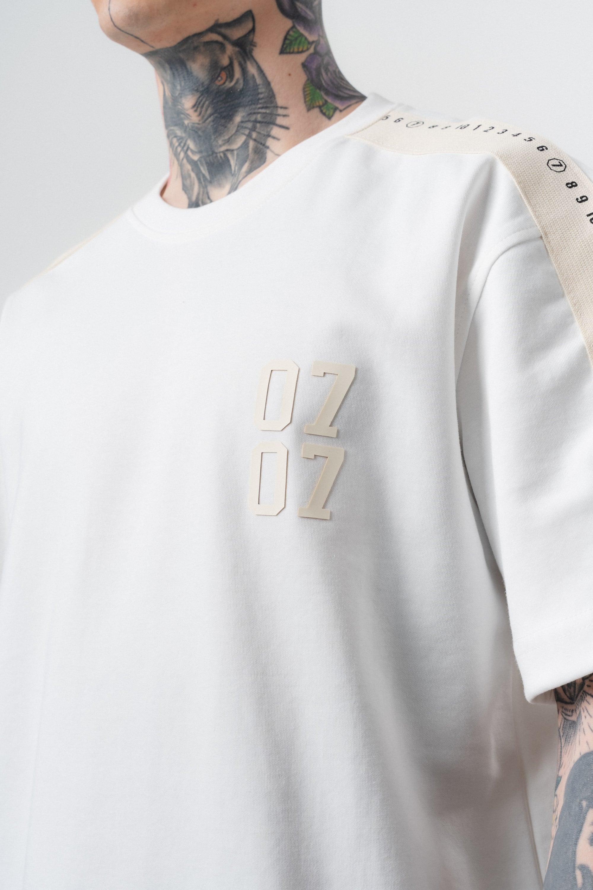 Erkek 07 Şerit Detaylı Regular Fit T-Shirt Ekru