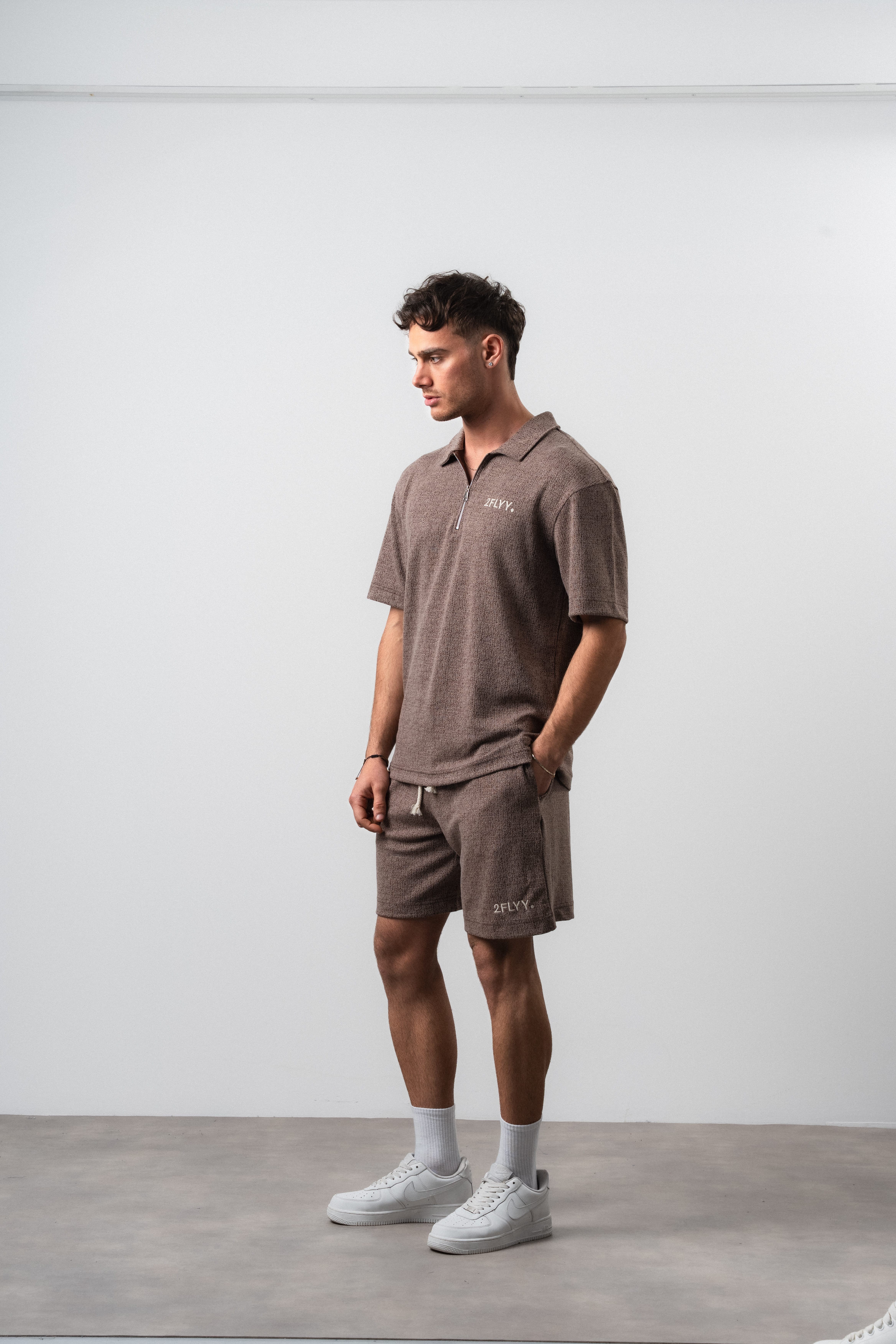 Erkek 2FLYY Yazılı Yarım Fermuarlı Regular Fit T-Shirt Şort Takım Kahve