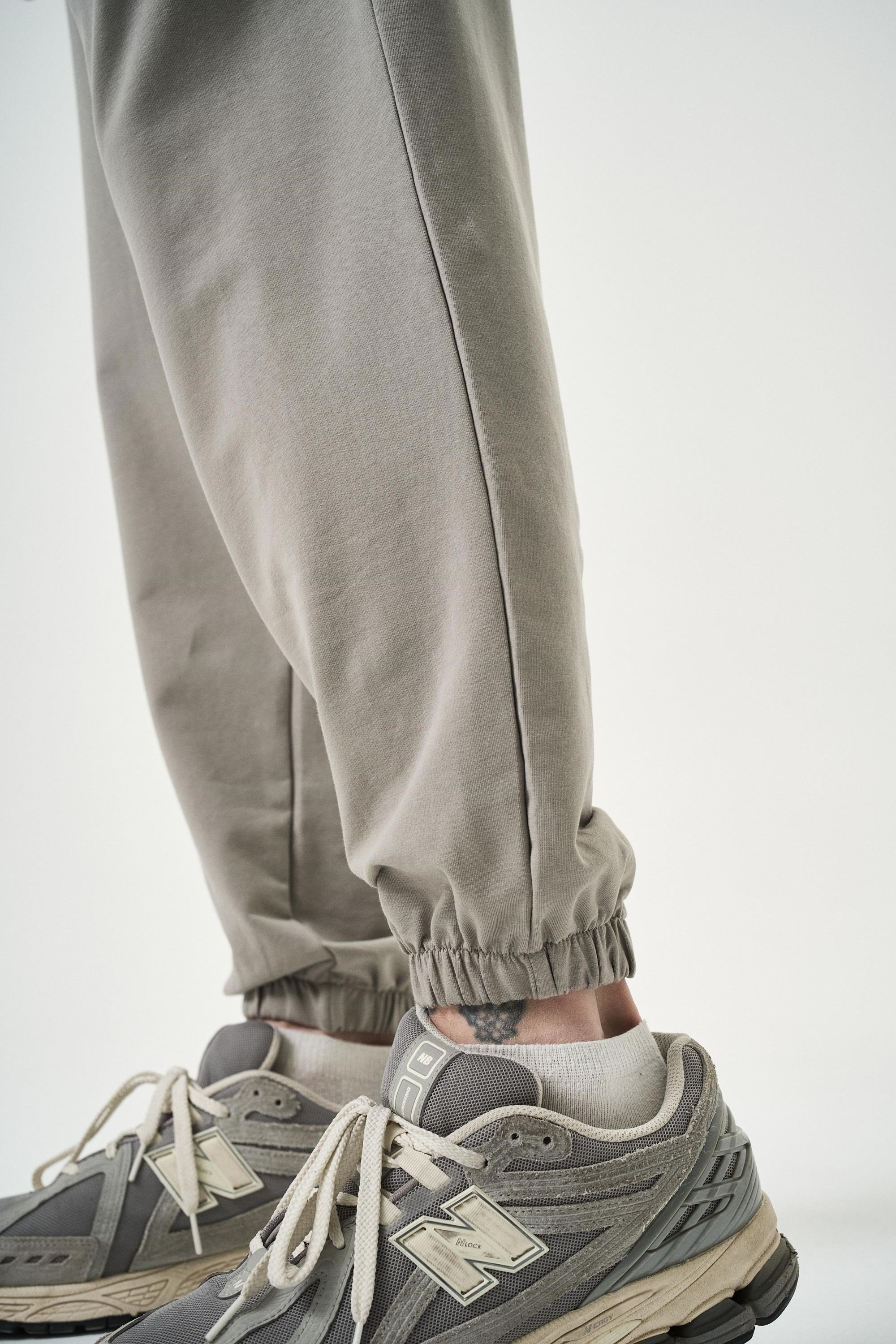 erkek-basic-jogger-esofman-alti-gri-9-149d.jpg