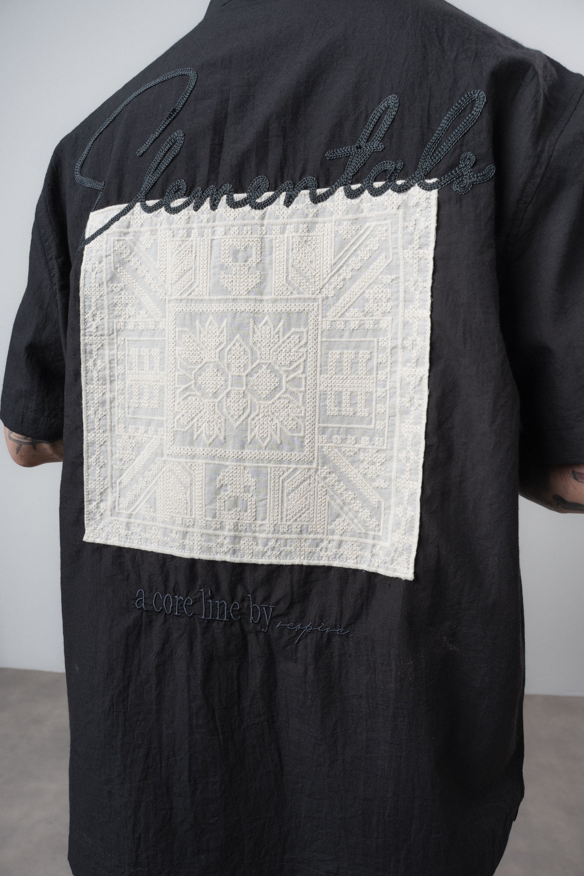 Erkek Elementals Nakışlı Oversize Gömlek Siyah