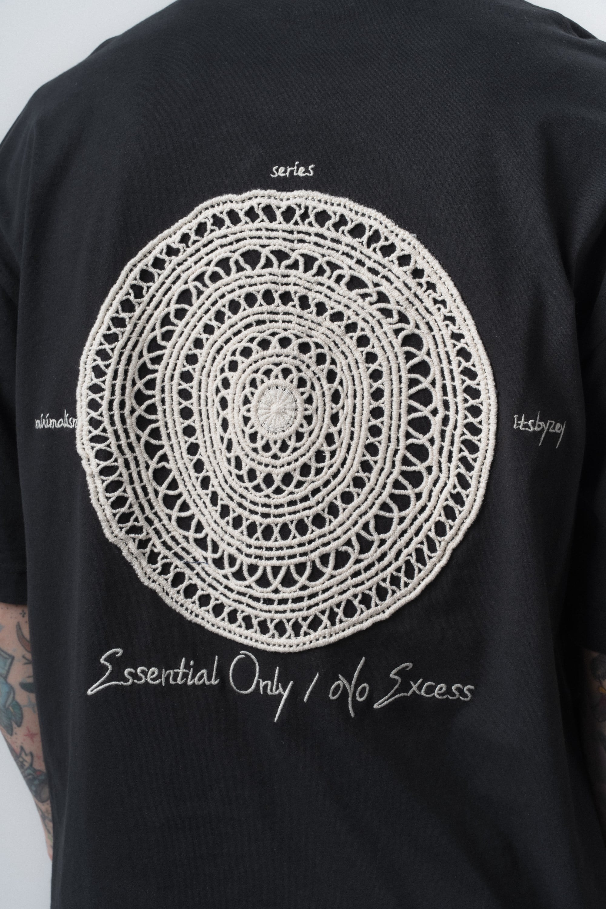 Erkek Essential Nakış Detaylı Oversize T-Shirt Siyah