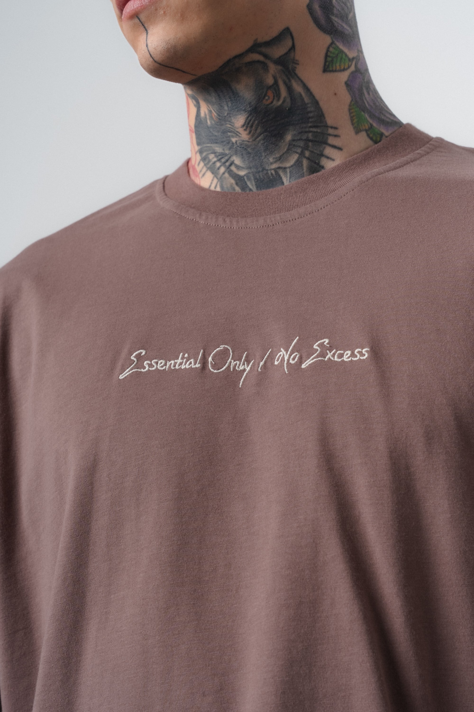 Erkek Essential Nakış Detaylı Oversize T-Shirt Kahve
