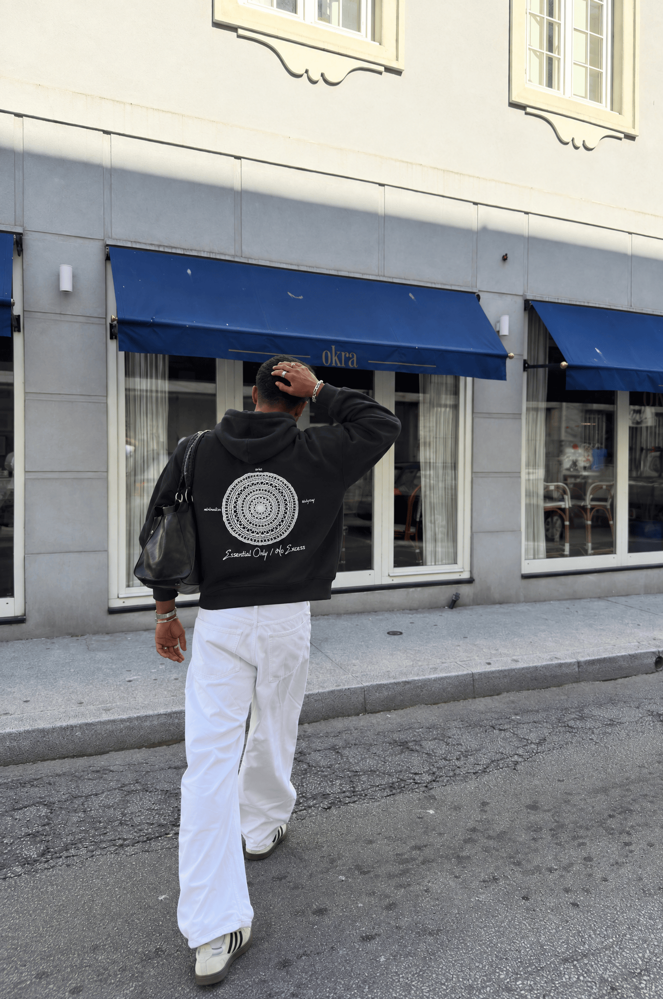 Erkek Essentials Nakışlı Oversize Hoodie Siyah