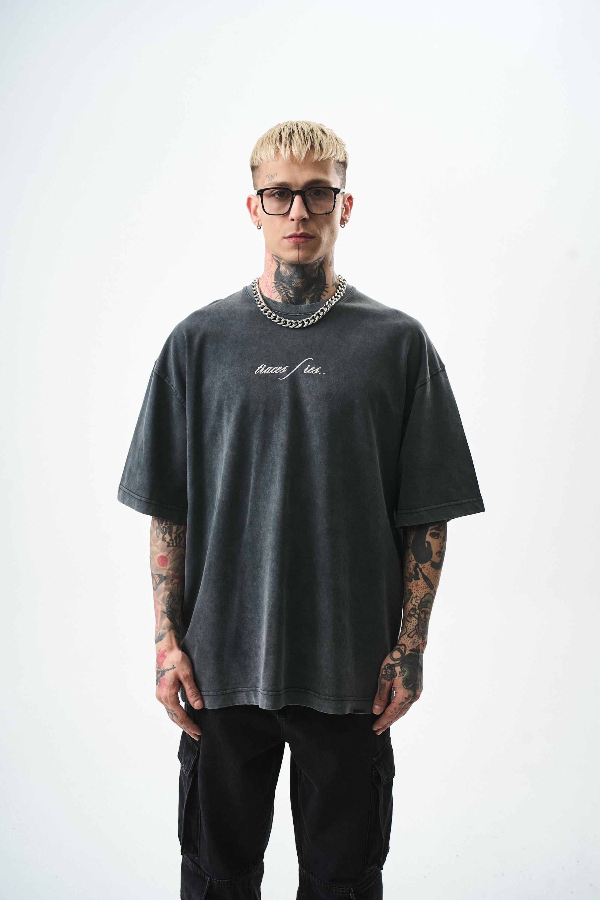 erkek-eyes-baskili-yikamali-oversize-t-6-48a8.jpg