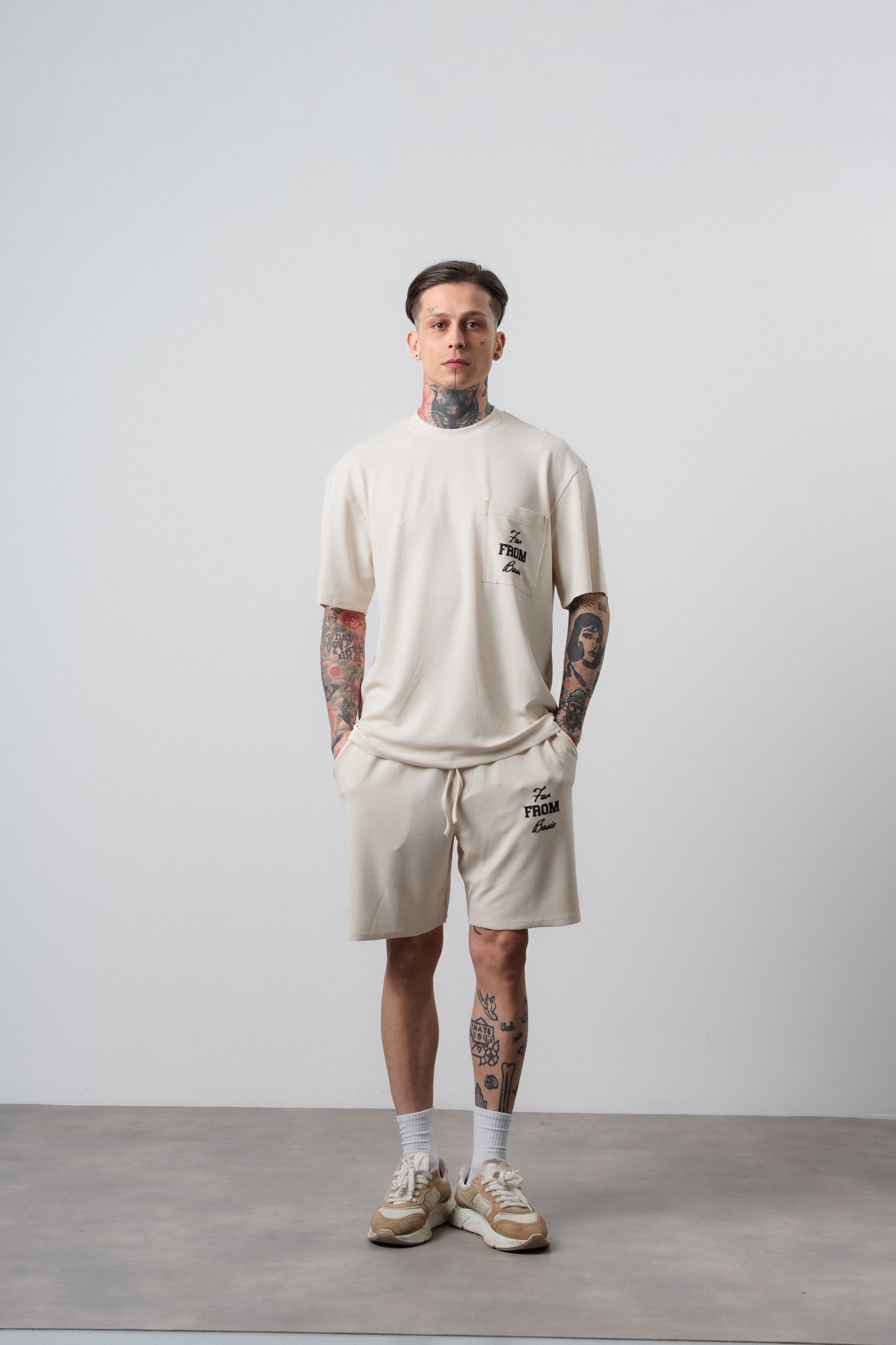Erkek Far From Basic Baskılı Regular Fit T-Shirt Şort Takım Bej