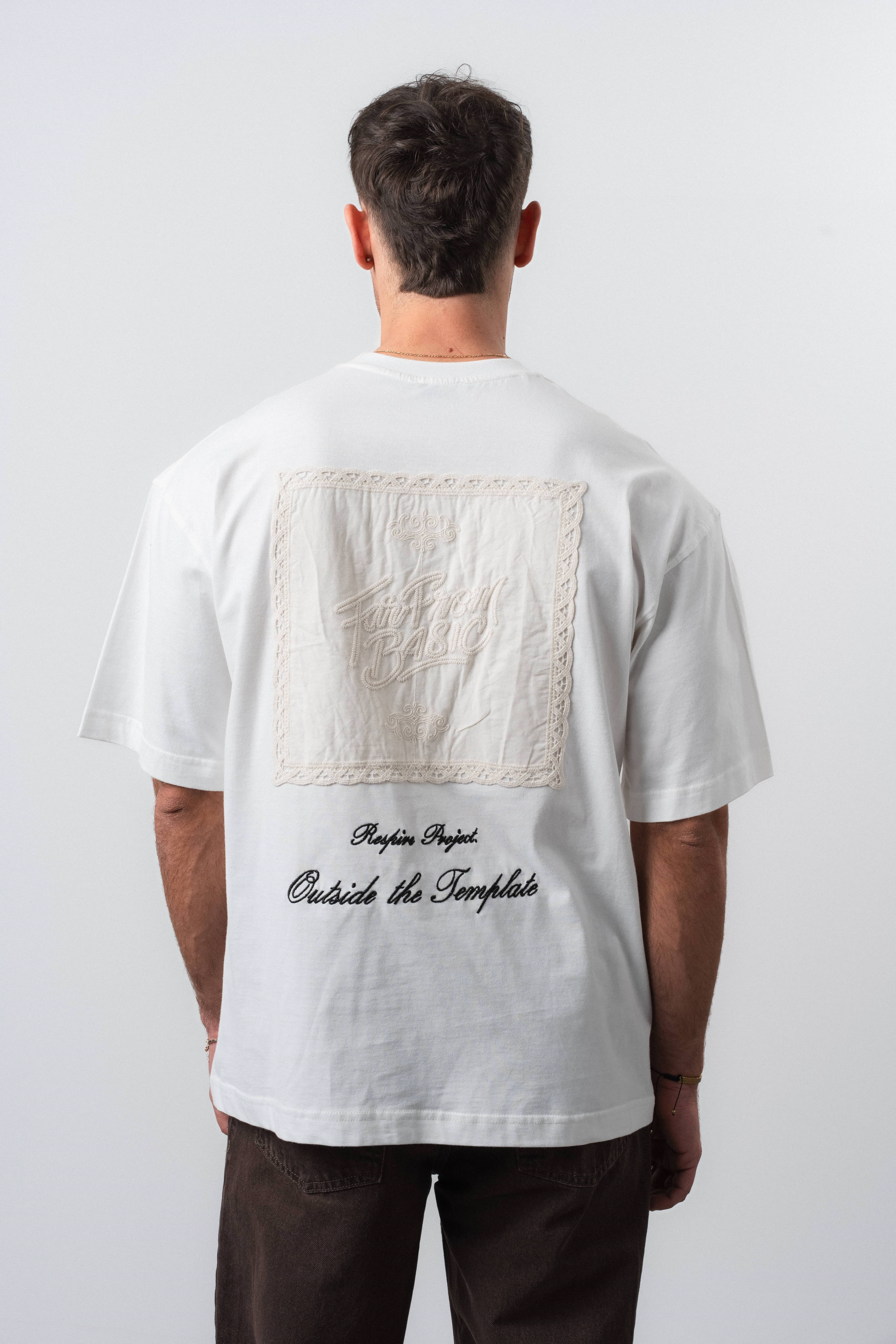 Erkek Far From Basic Nakışlı Oversize T-Shirt Ekru