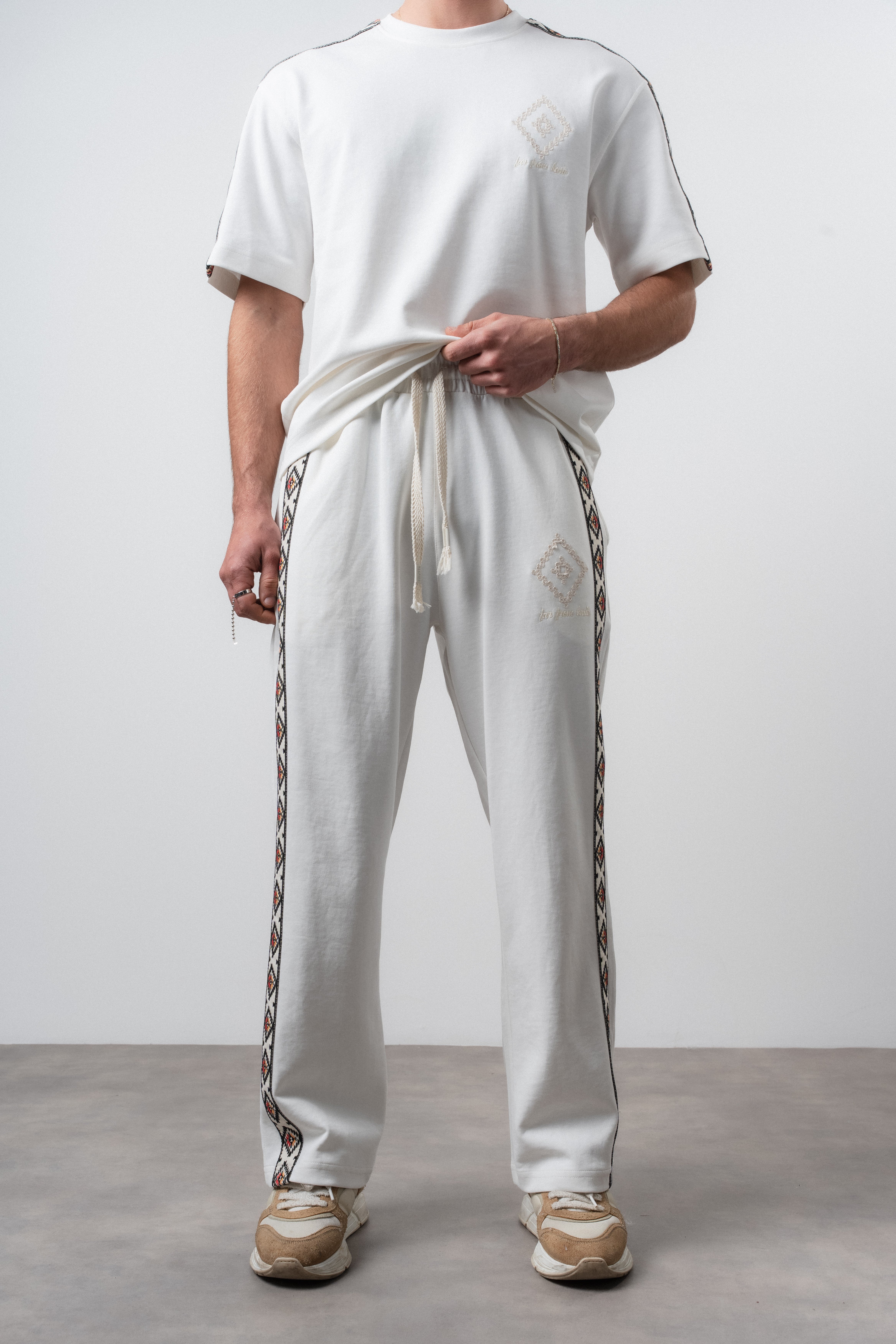 Erkek Far From Basic Şerit Detaylı Baggy Eşofman Altı Ekru