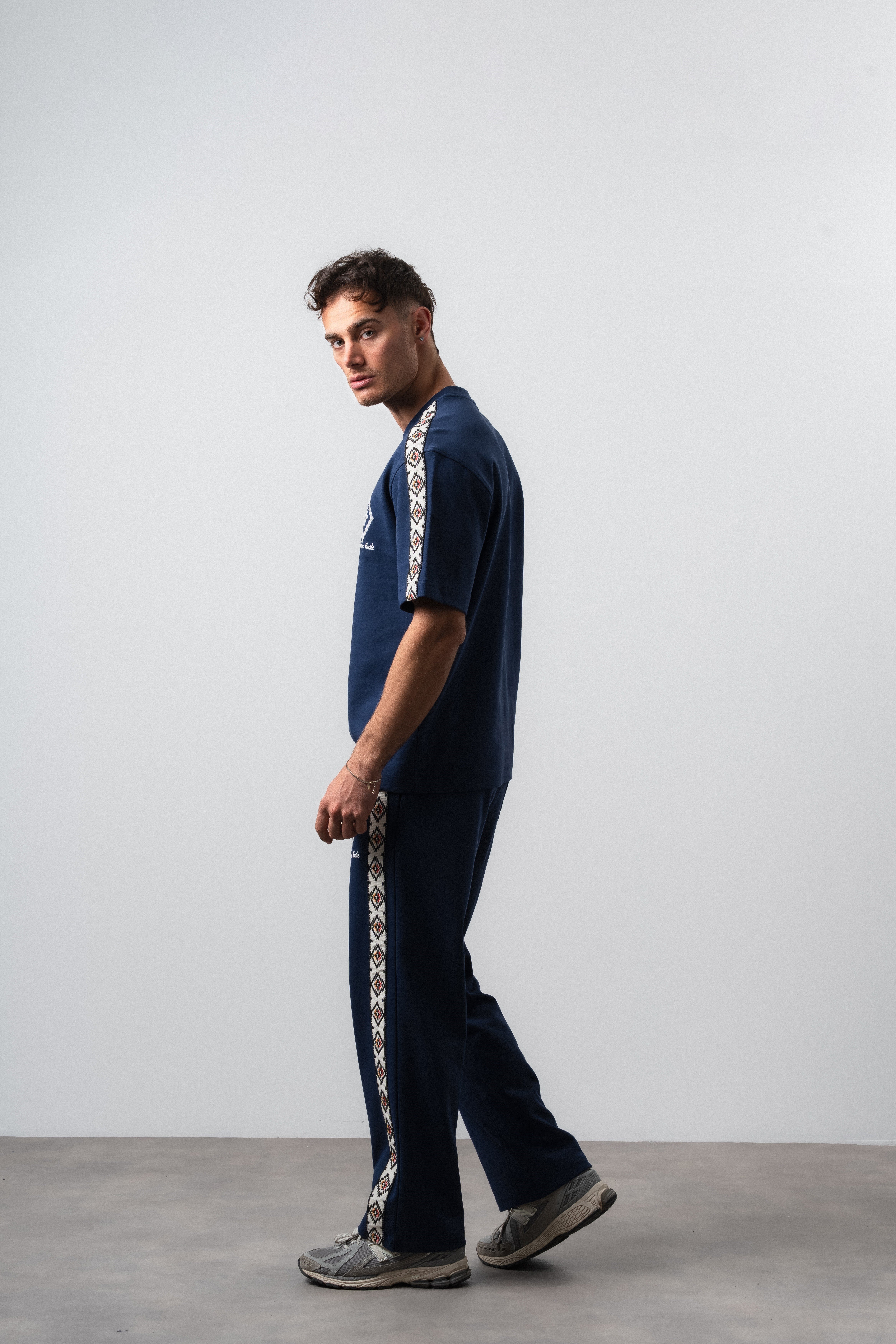 Erkek Far From Basic Şerit Detaylı Regular Fit T-Shirt Pantolon Takım Lacivert