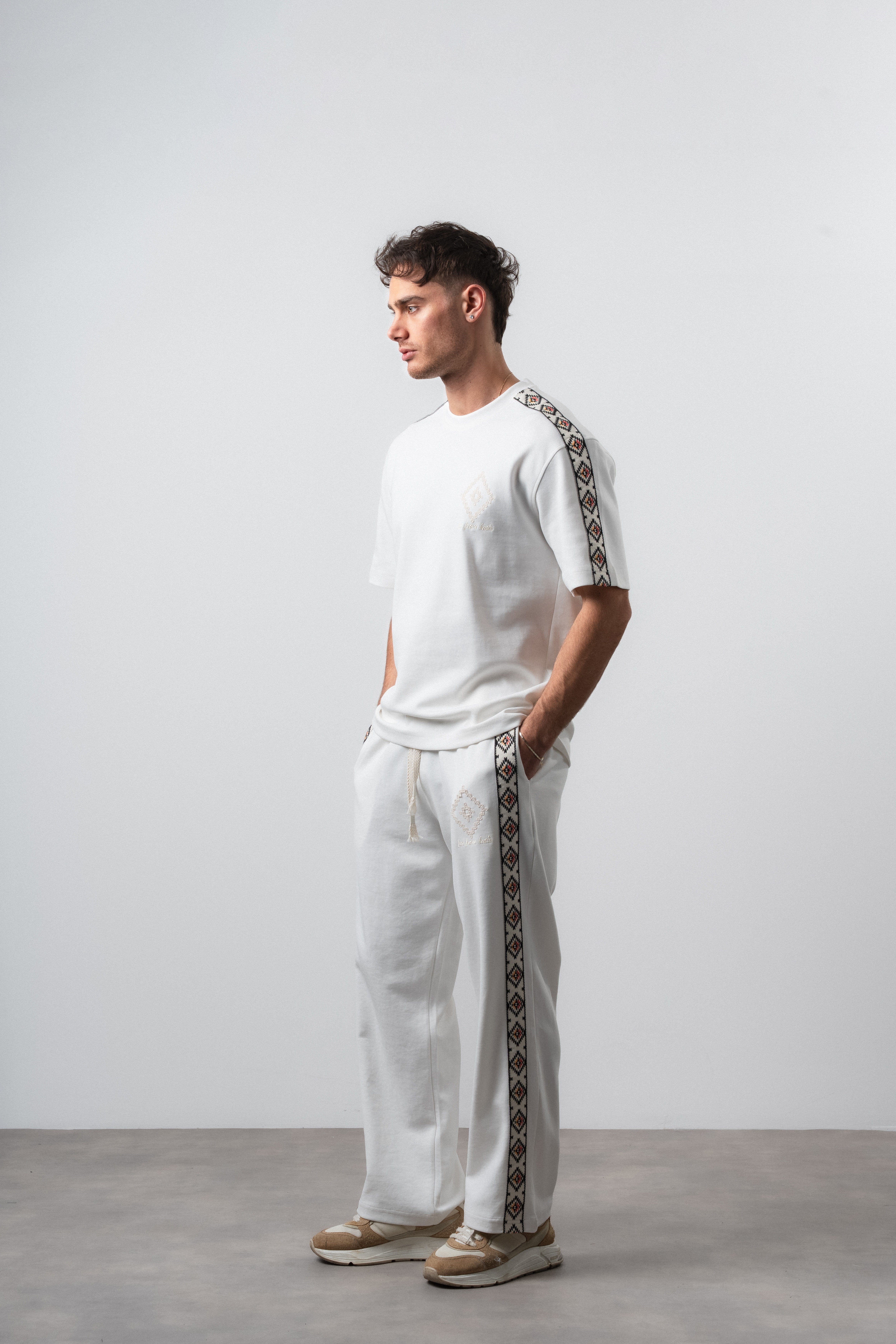 Erkek Far From Basic Şerit Detaylı Regular Fit T-Shirt Pantolon Takım Ekru