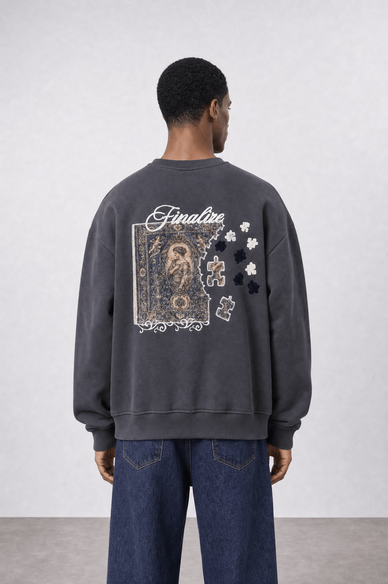 Erkek Finalize Patch Detaylı Oversize Sweatshirt Füme
