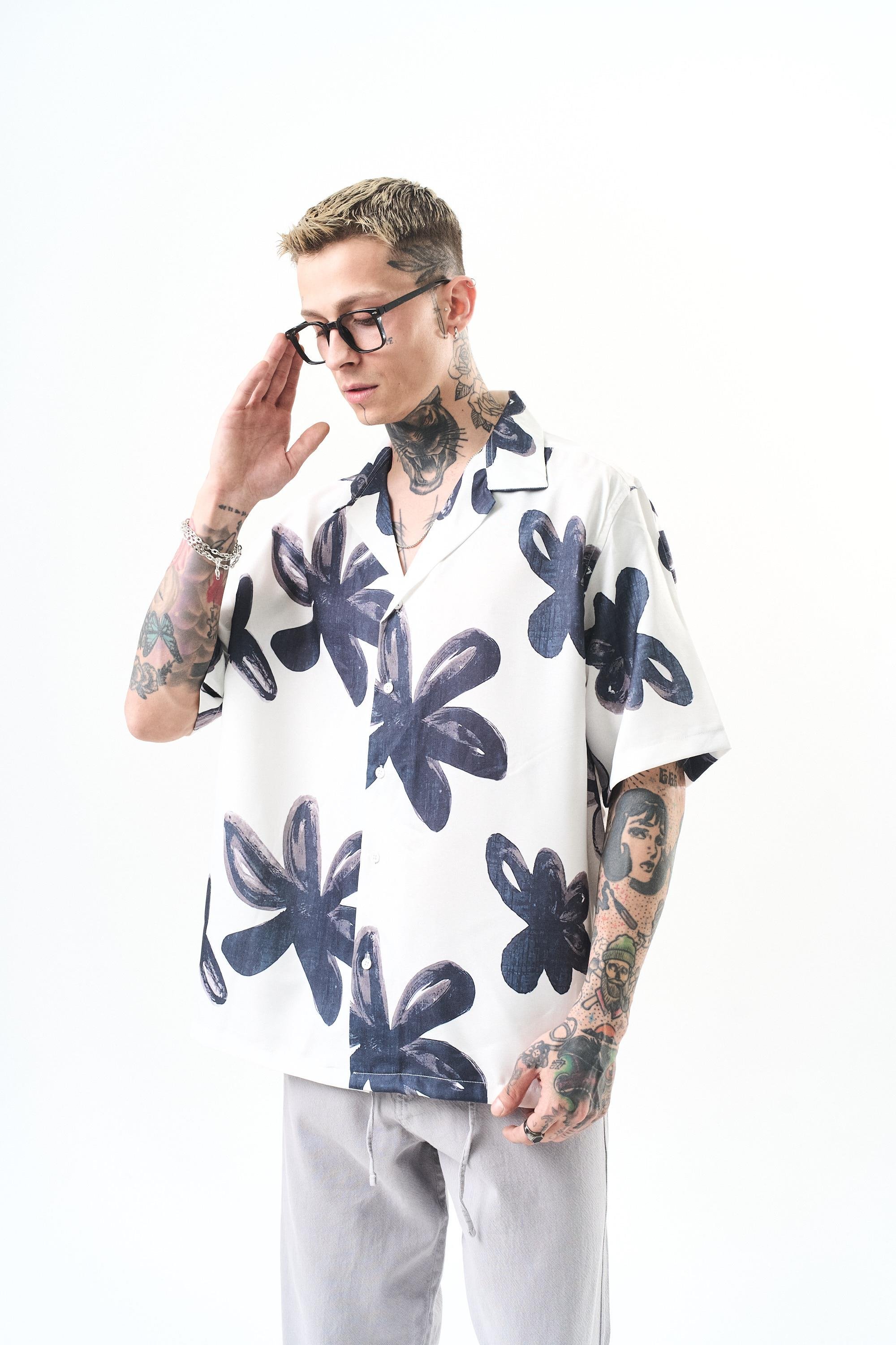 Erkek Flow Pattern Baskılı Oversize Gömlek Beyaz