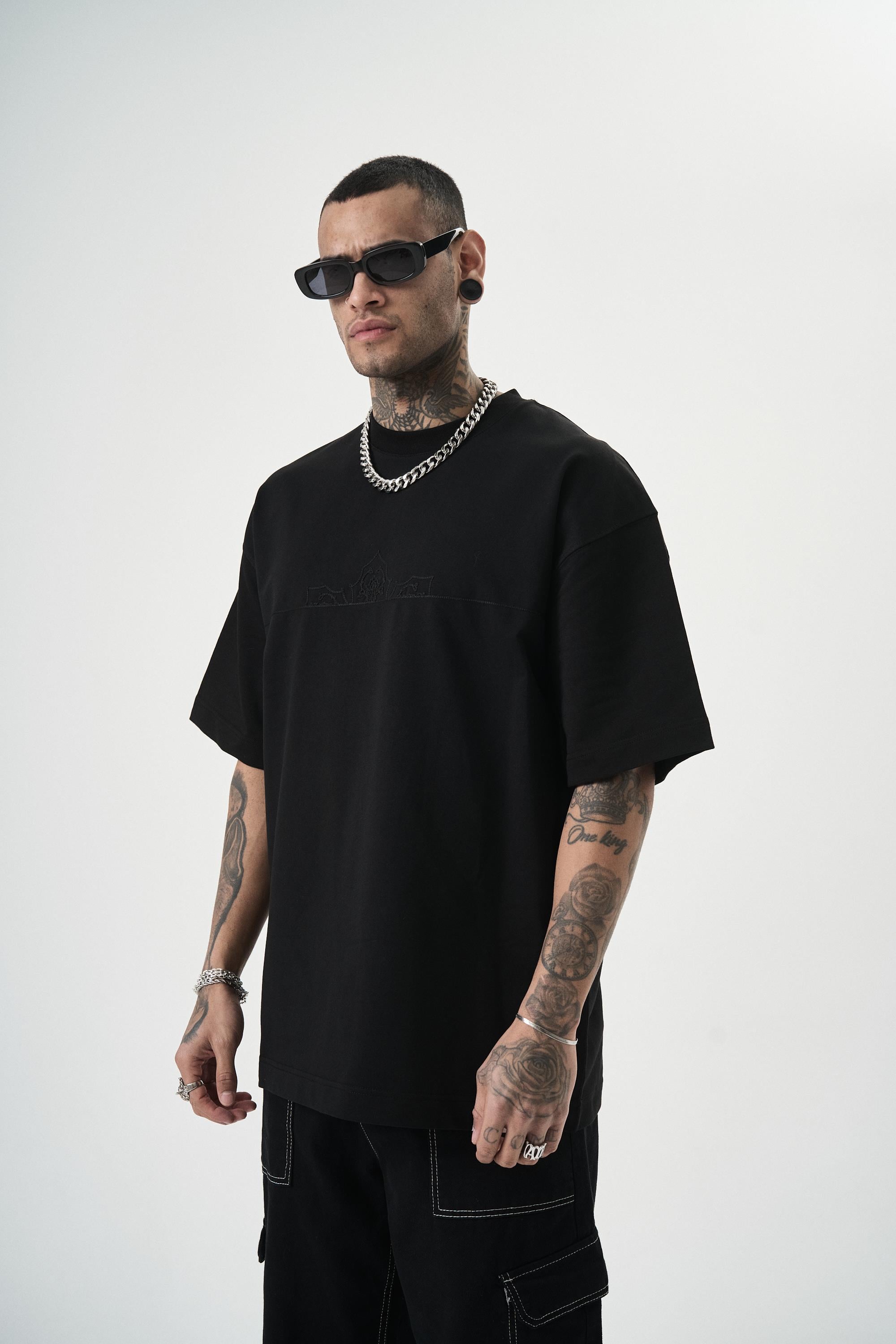 erkek-focus-nakis-detayli-oversize-t-s-b360cd.jpg