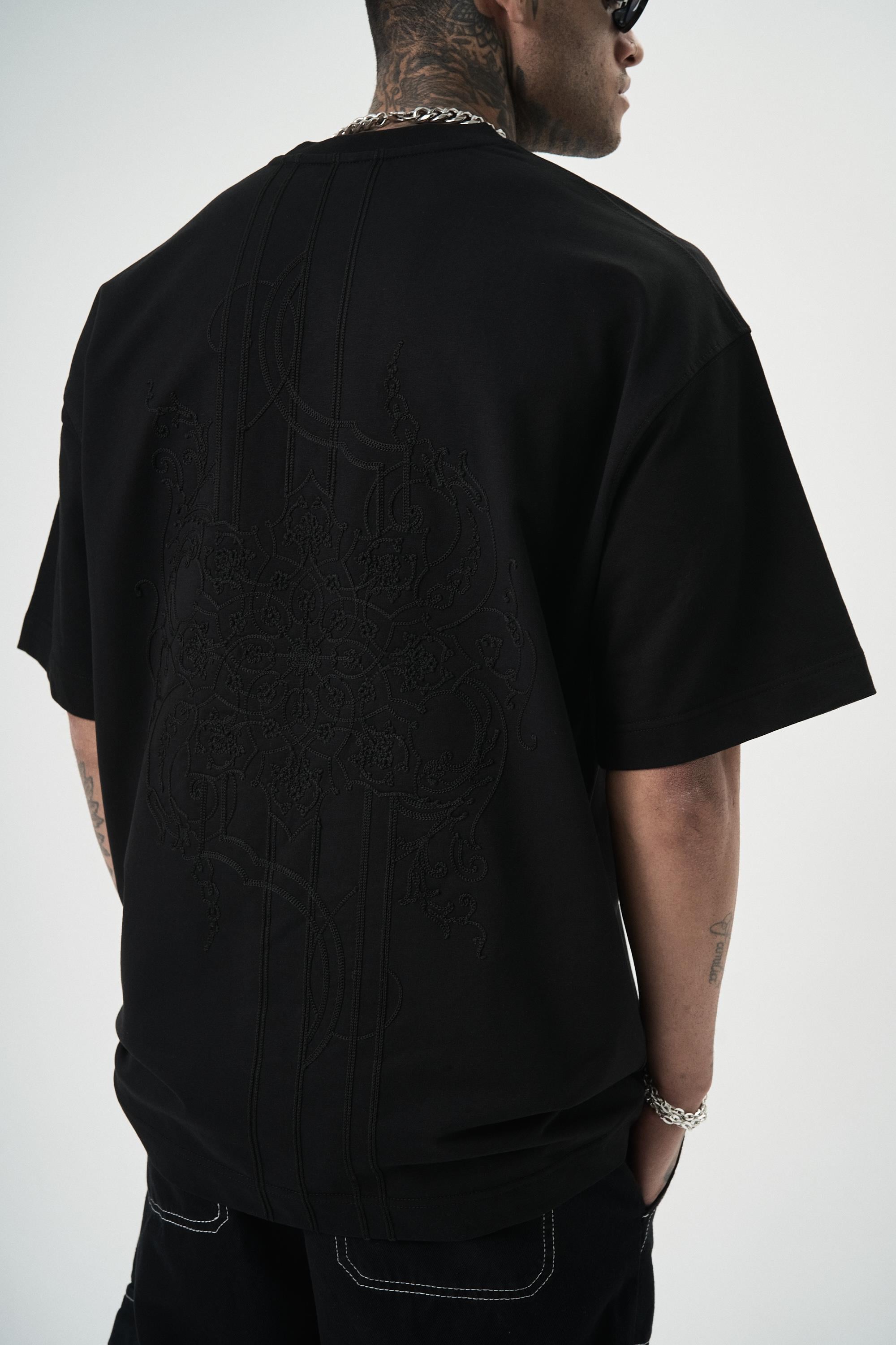 erkek-focus-nakis-detayli-oversize-t-s-d3dc90.jpg