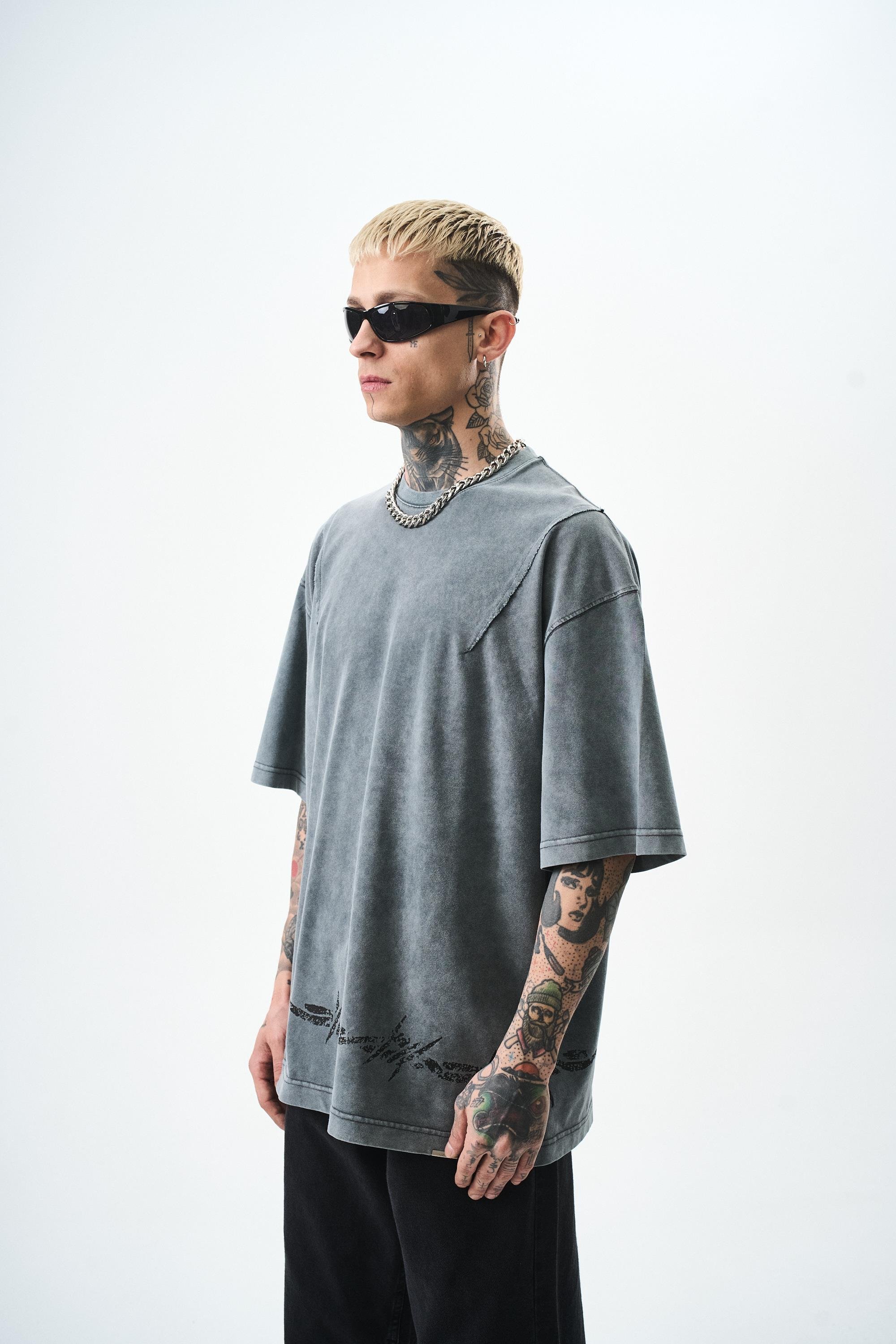 erkek-hell-baskili-yikamali-oversize-t-1a1a4a.jpg