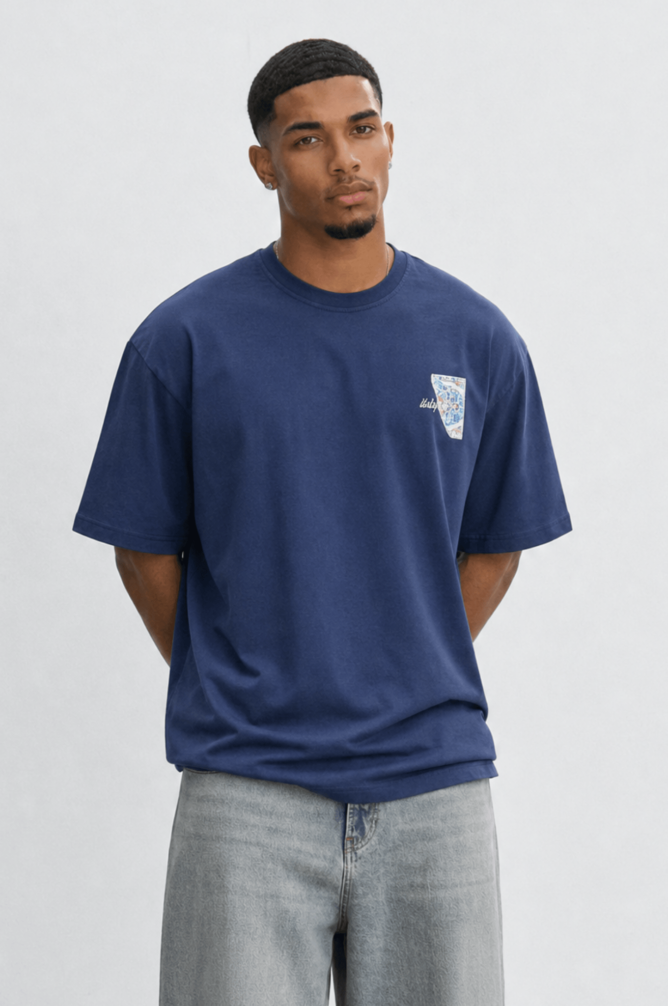 Erkek Itsbyzey Nakış Detaylı Oversize T-Shirt Lacivert