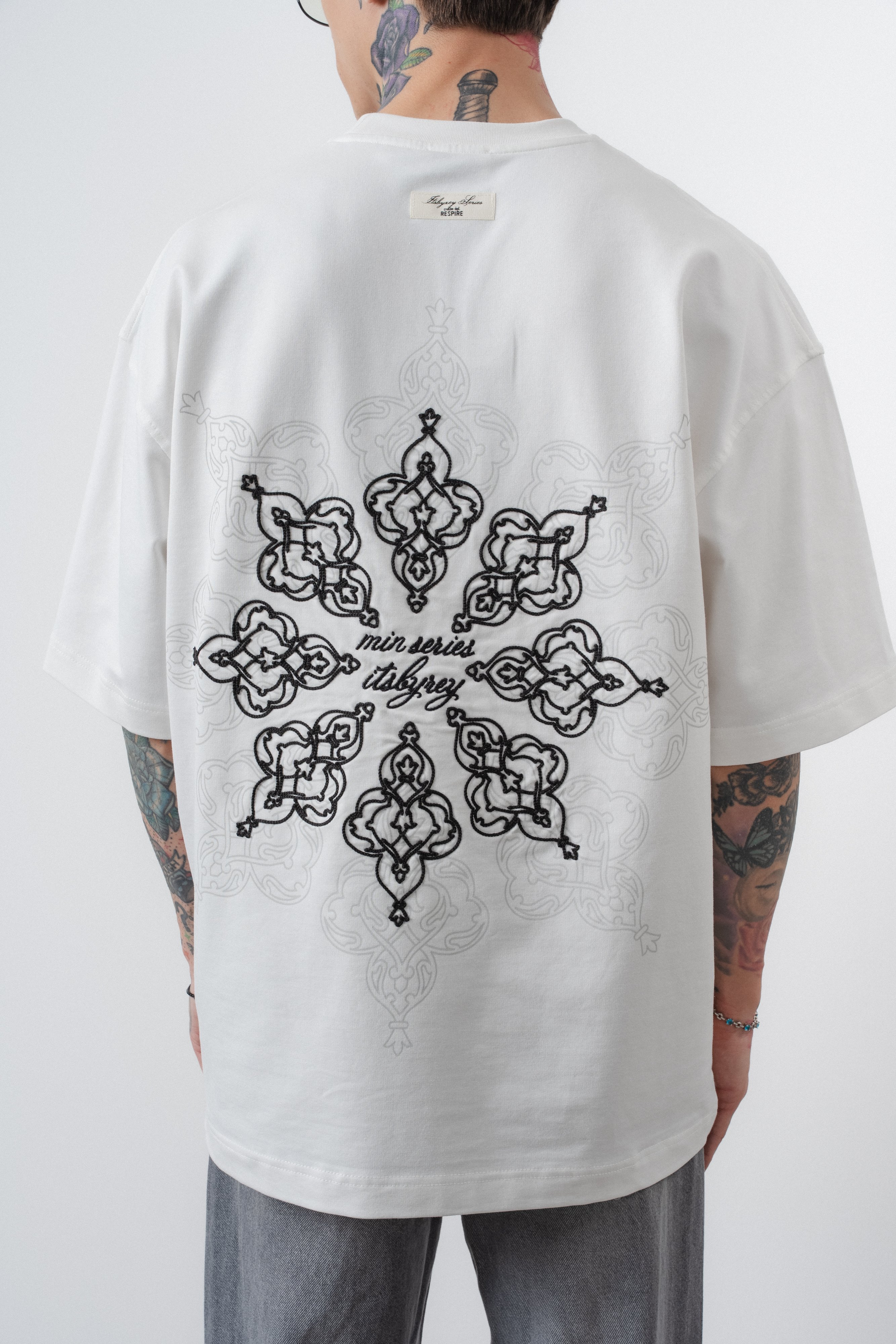 Erkek Itsbyzey Nakışlı Oversize T-Shirt Beyaz