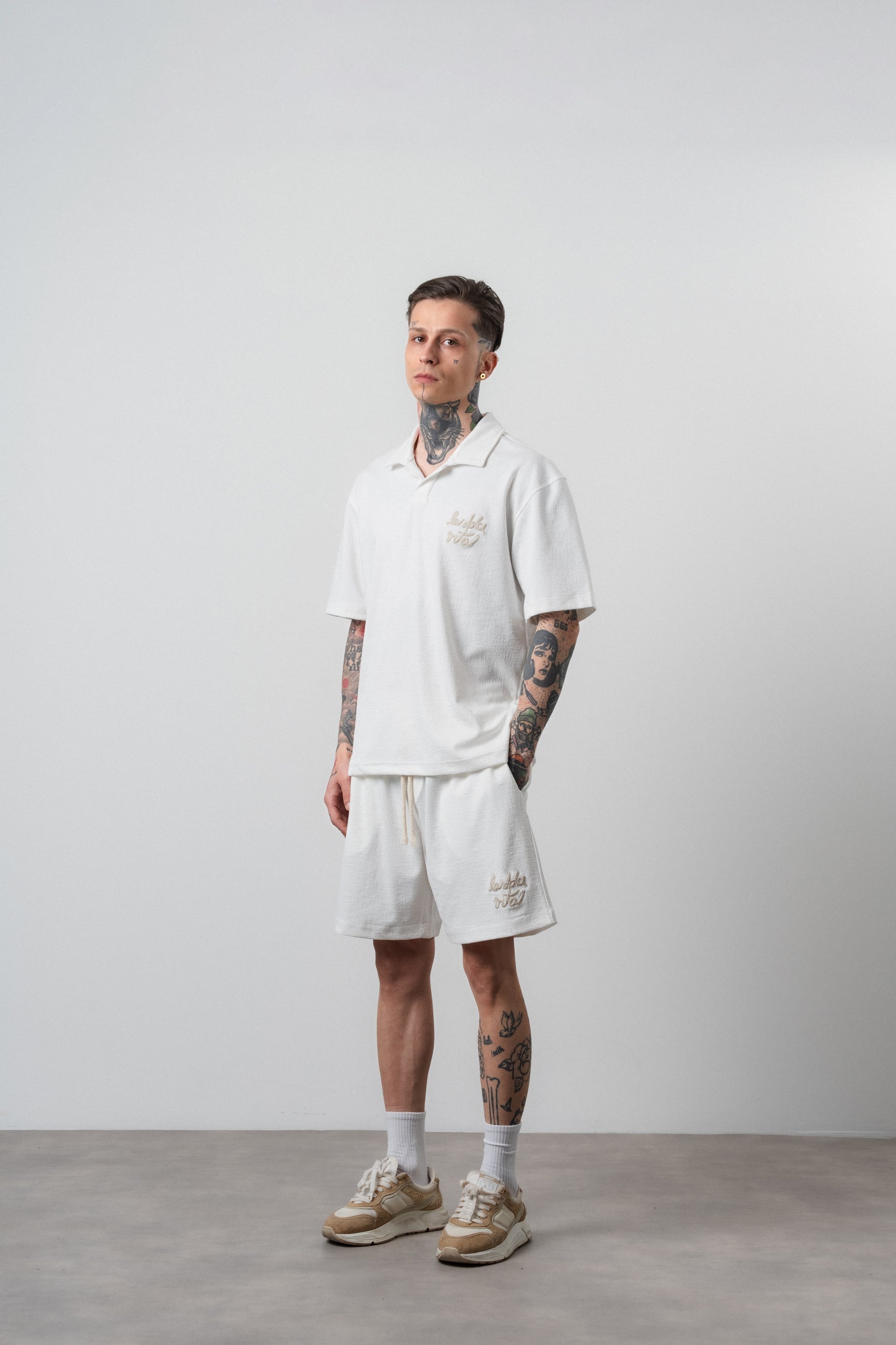 Erkek La Dolce Vita Yazılı Regular Fit T-Shirt Şort Takım Ekru