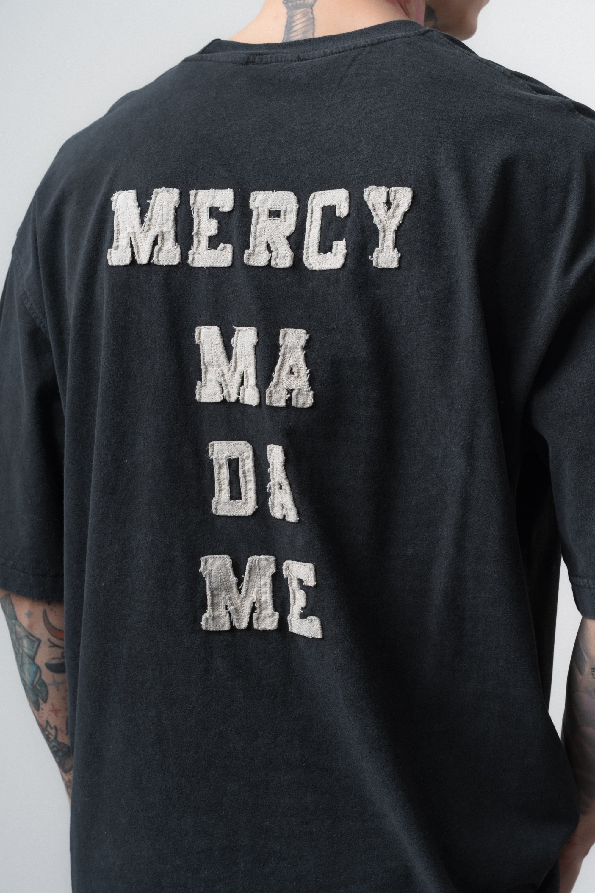 Erkek Mercy Nakışlı Yıkamalı Oversize T-Shirt Siyah
