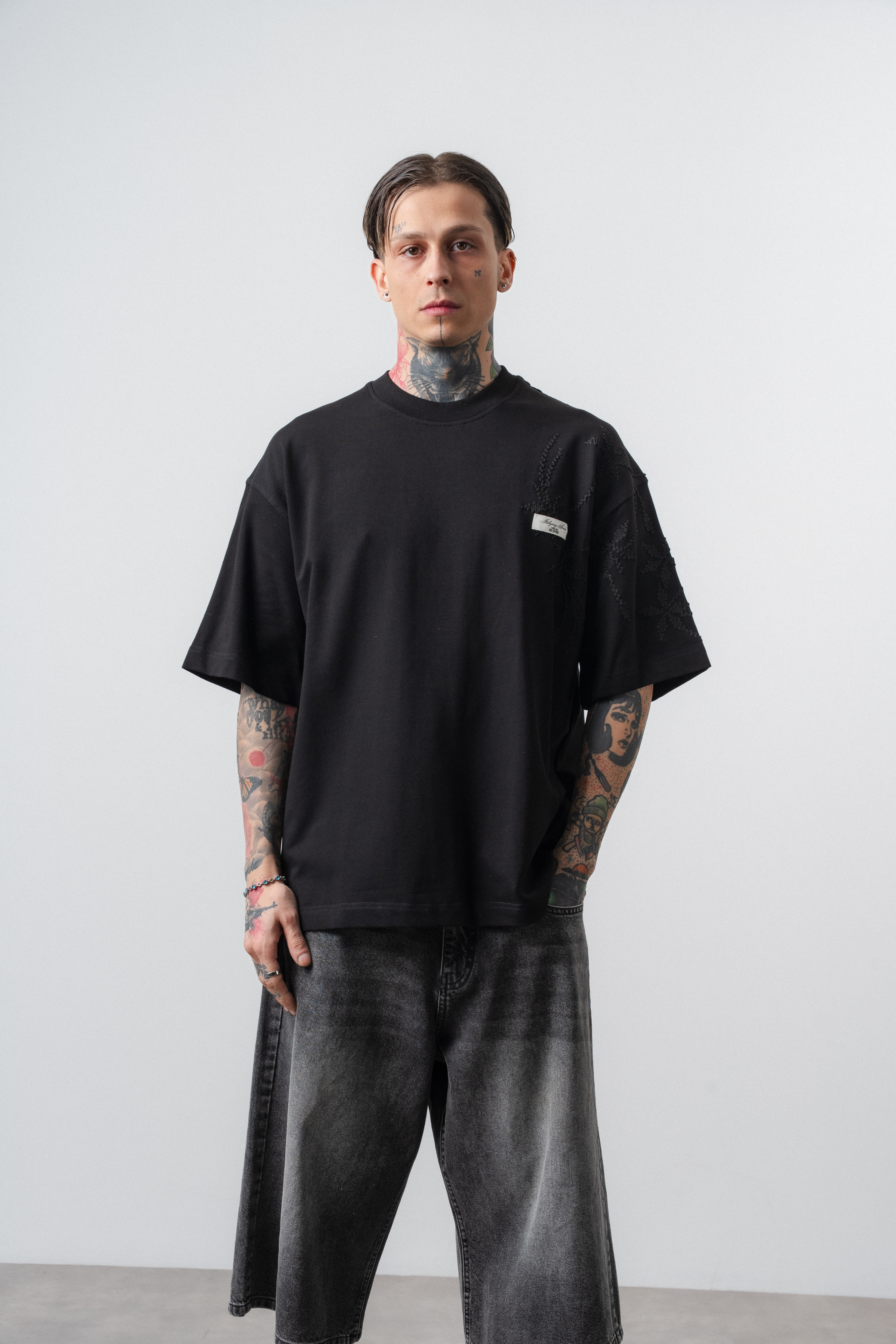 Erkek Minimalism Series Nakışlı Oversized T-Shirt Siyah