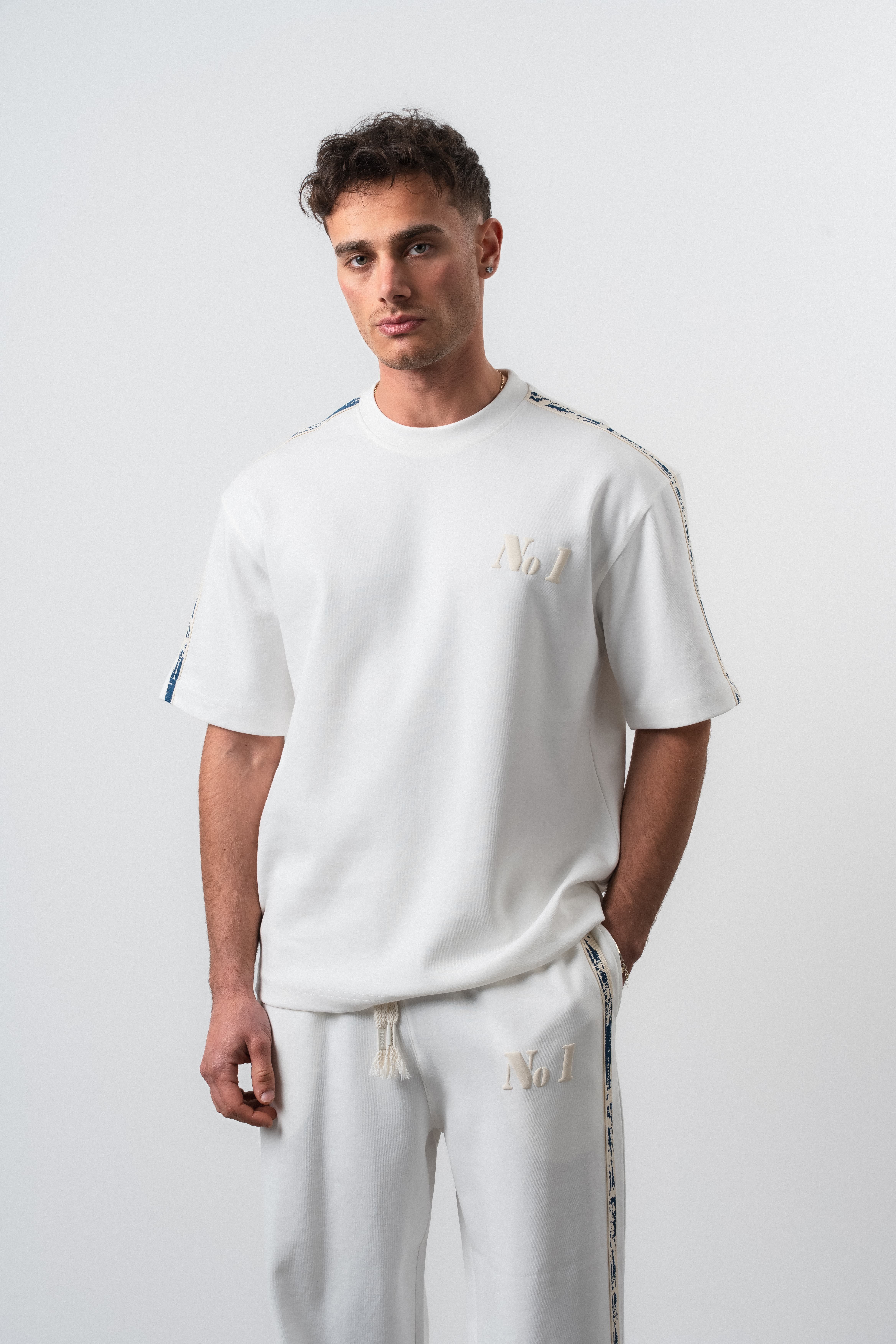 Erkek No1 Şerit Detaylı Regular Fit T-Shirt Ekru