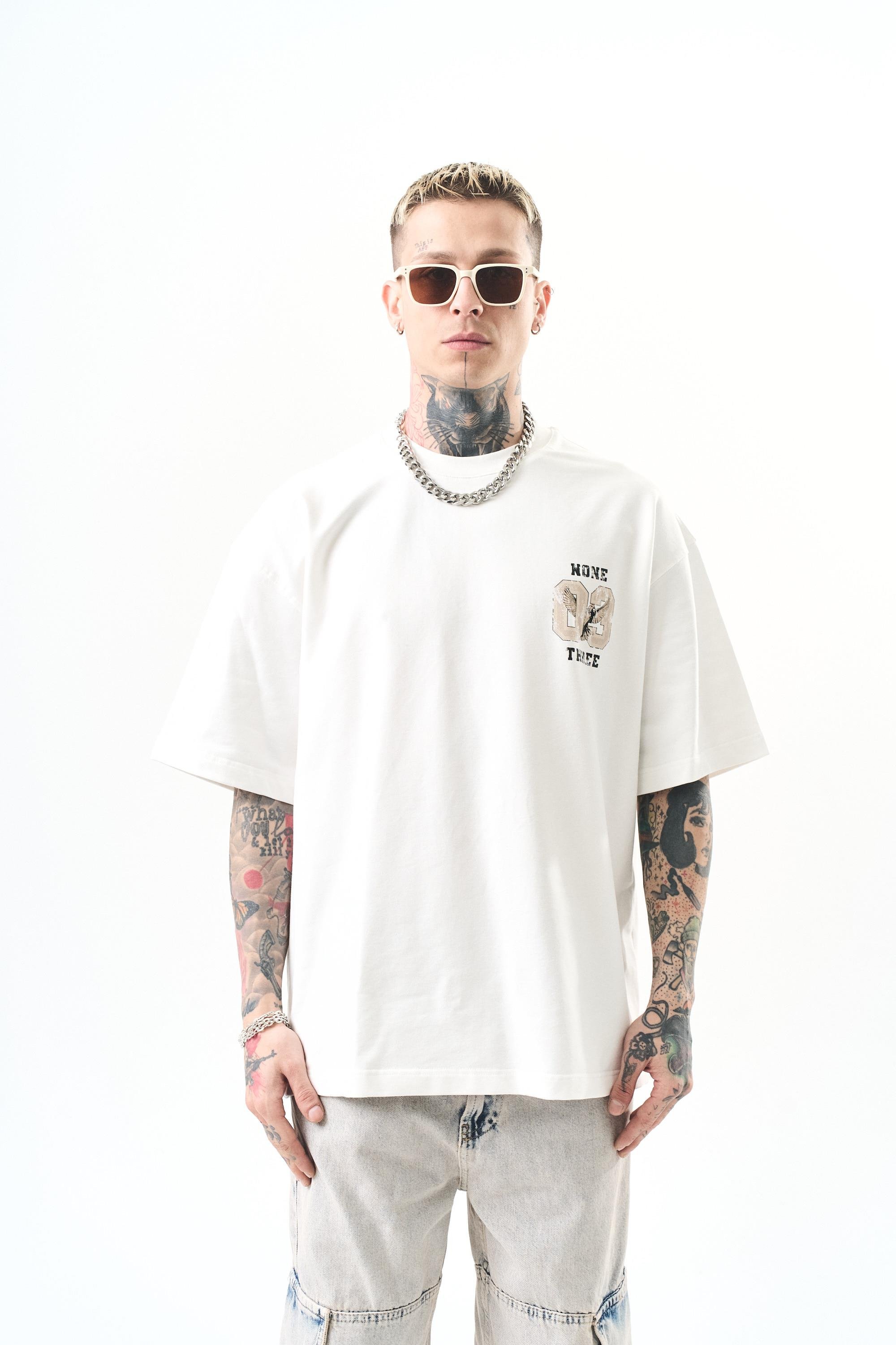 Erkek None Three Baskılı Oversize T-Shirt Ekru