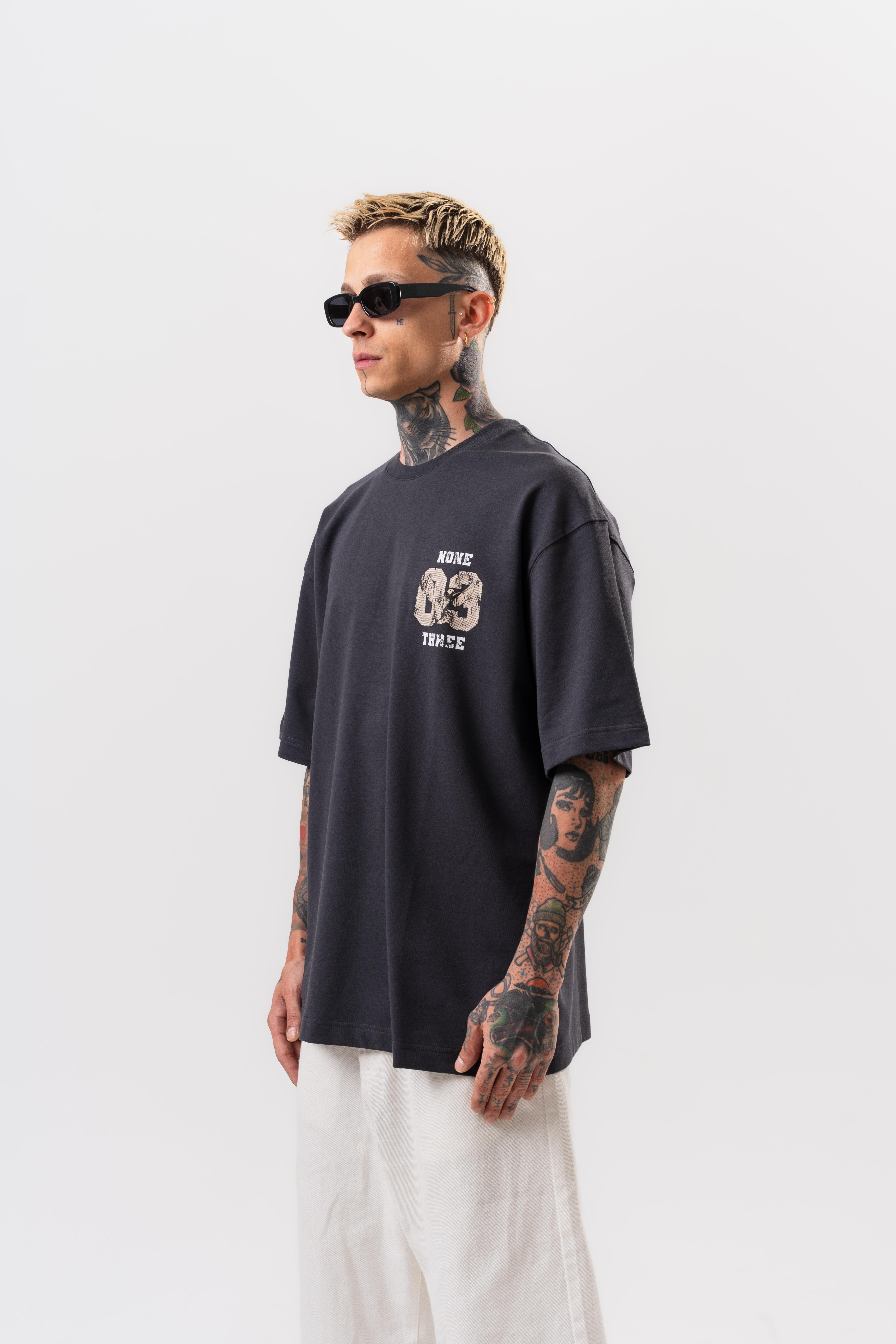 Erkek None Three Baskılı Oversize T-Shirt Füme