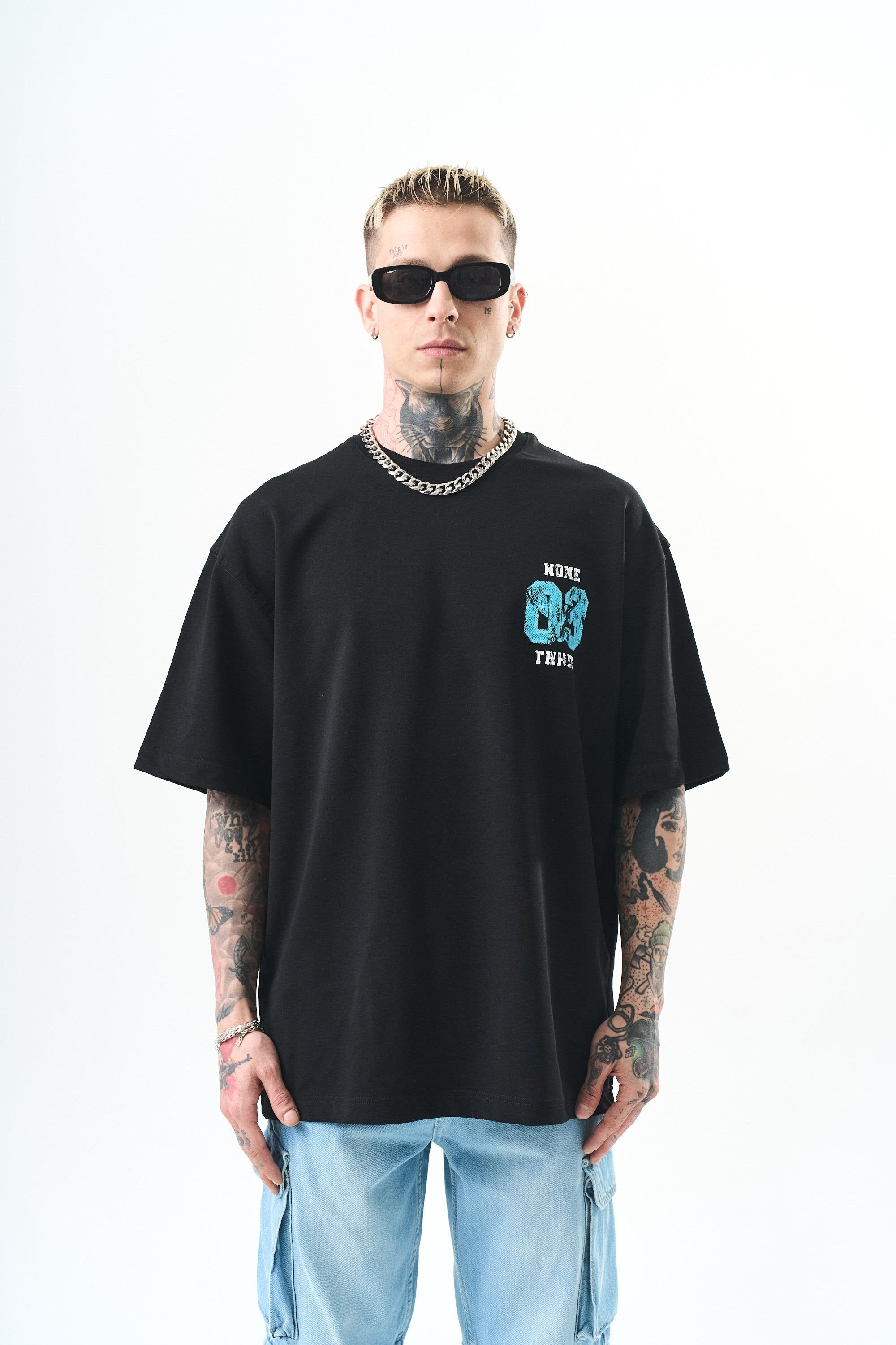 Erkek None Three Baskılı Oversize T-Shirt Siyah