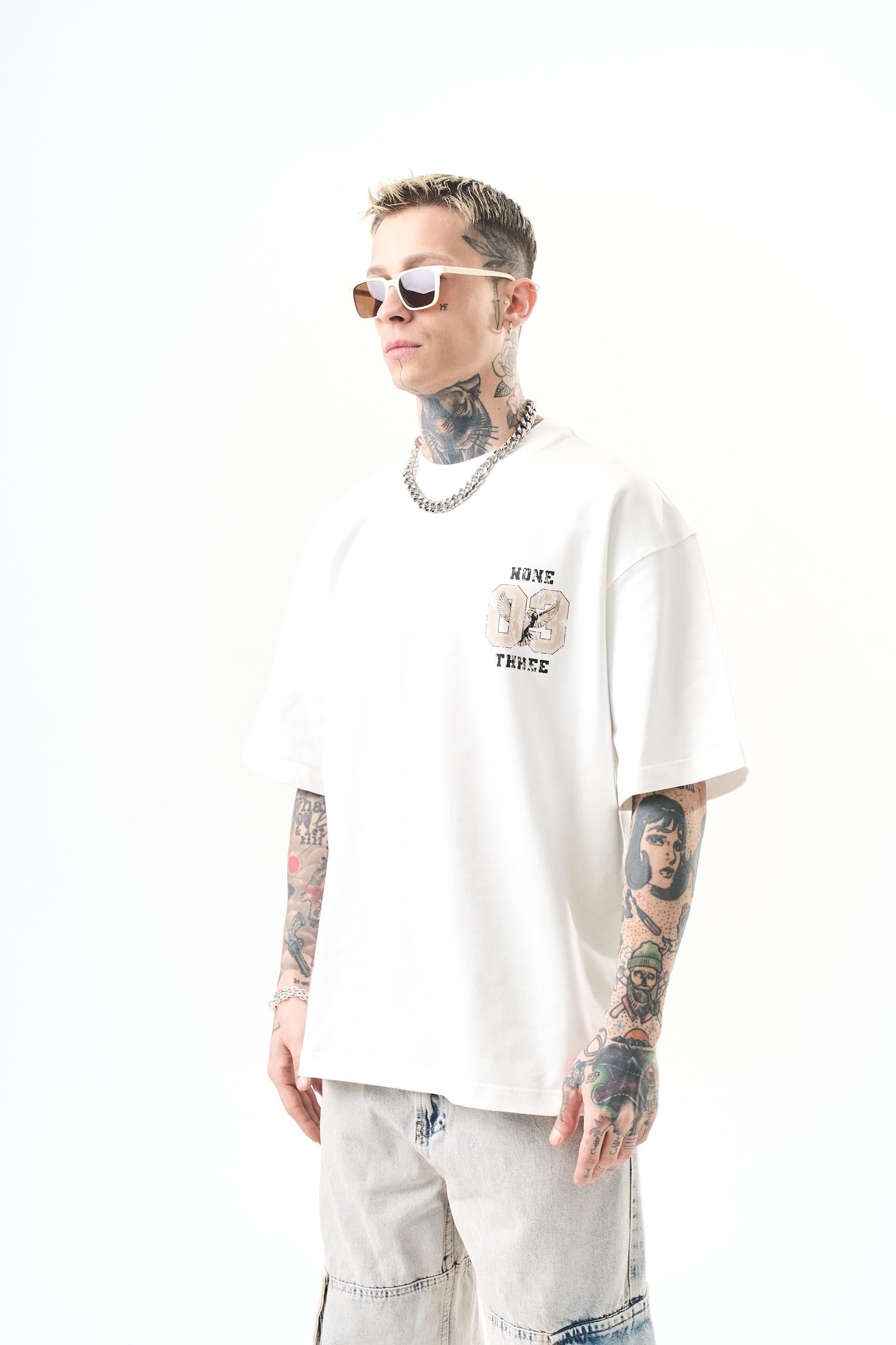 erkek-none-three-baskili-oversize-t-sh-d79539.jpg