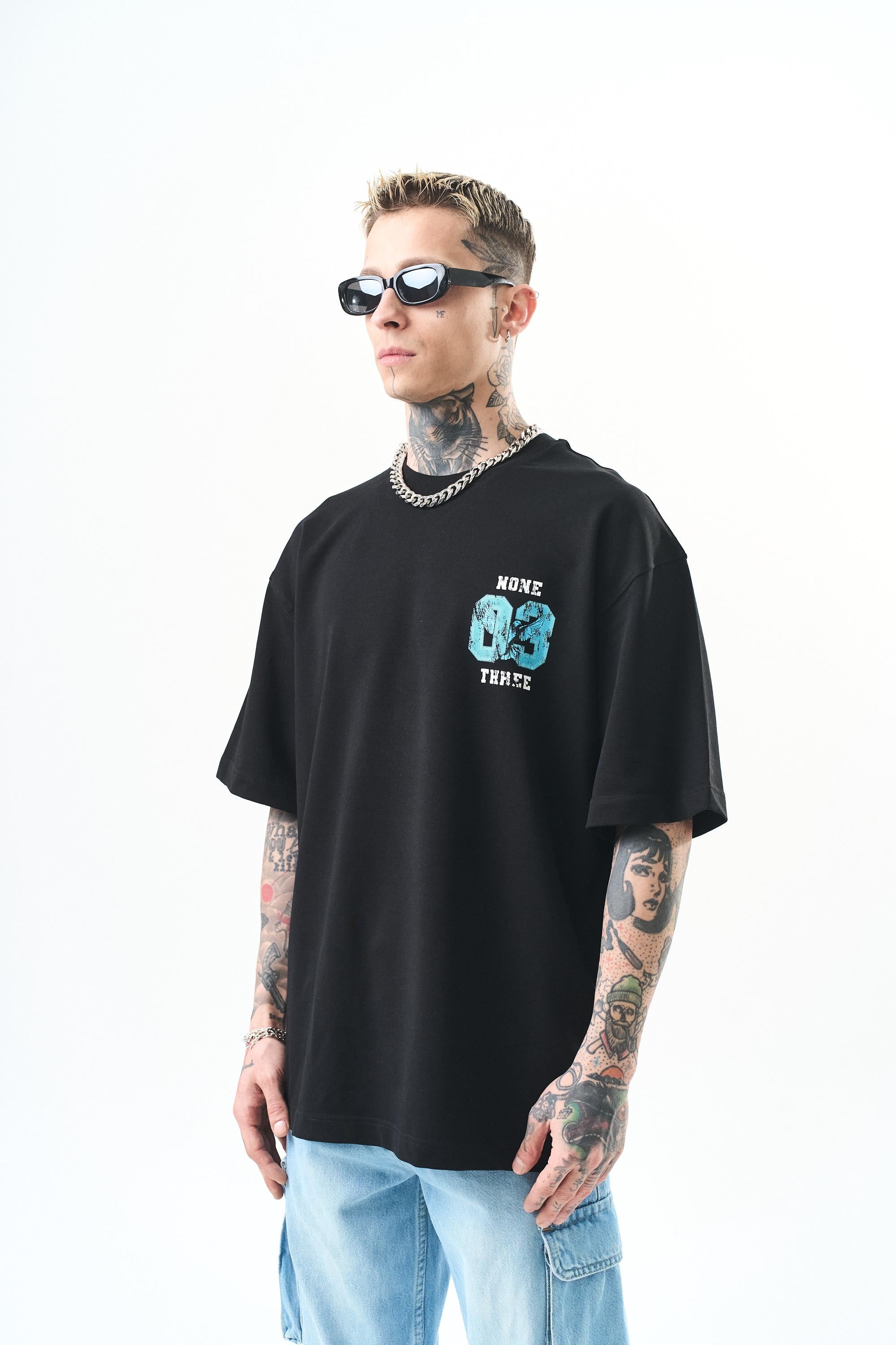 Erkek None Three Baskılı Oversize T-Shirt Siyah