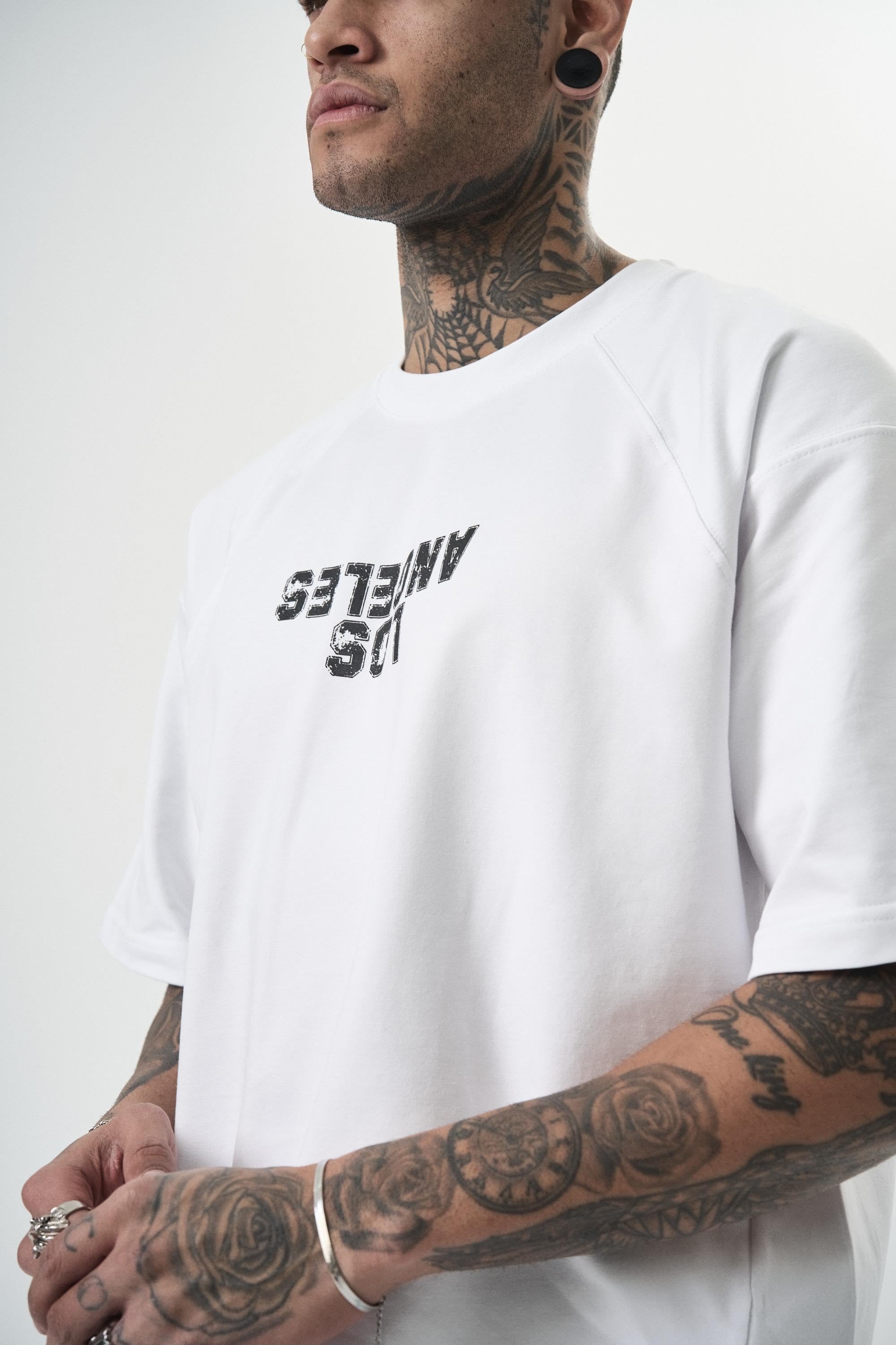 erkek-one-baskili-oversize-t-shirt-bey-37a3-4.jpg