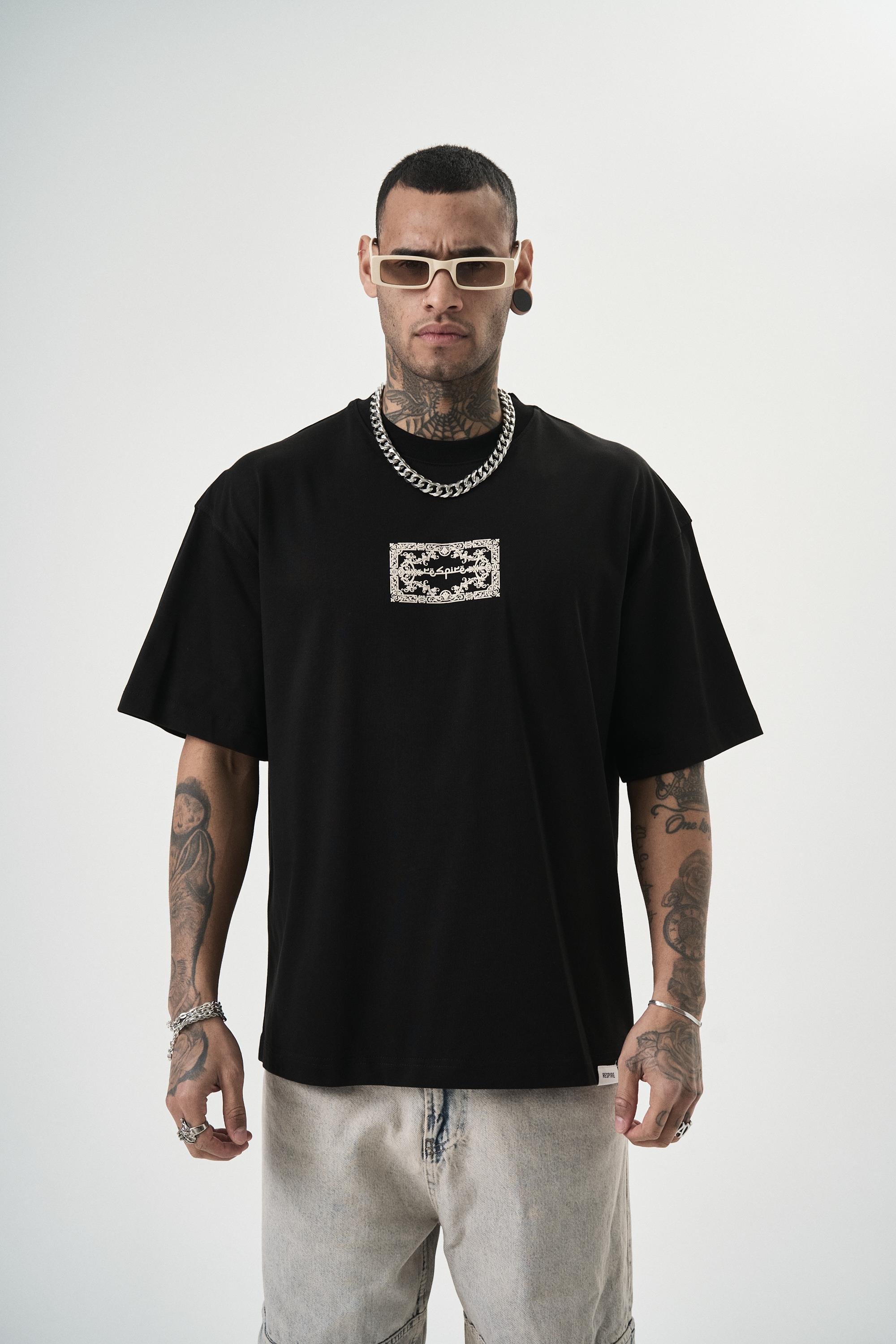 erkek-ornaments-baskili-oversize-t-shi-a17-e1.jpg
