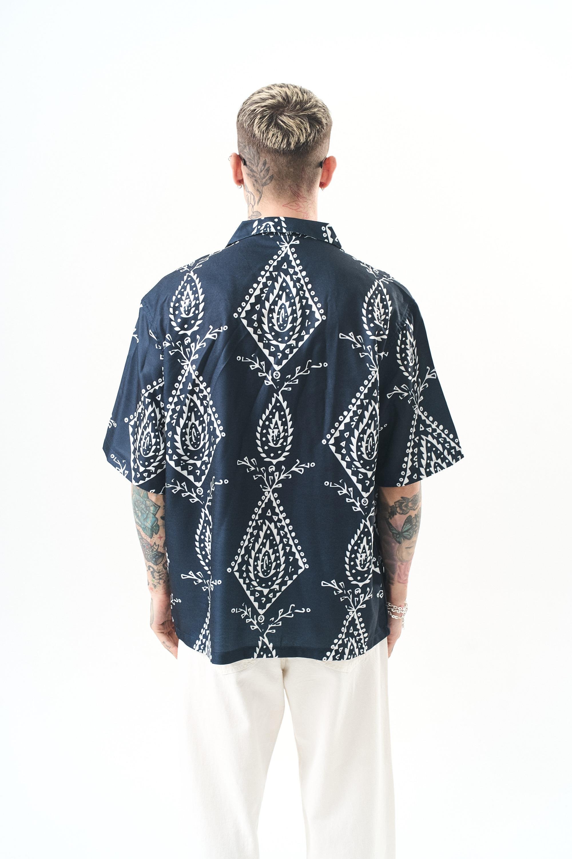 Erkek Pais Pattern Baskılı Oversize Gömlek Beyaz