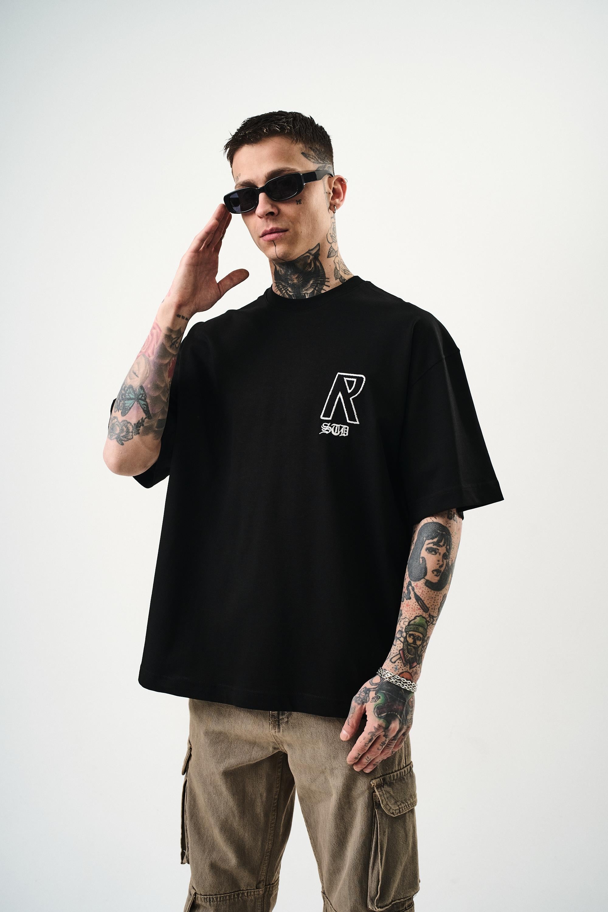 Erkek R Creative Nakışlı Oversize T-Shirt Siyah