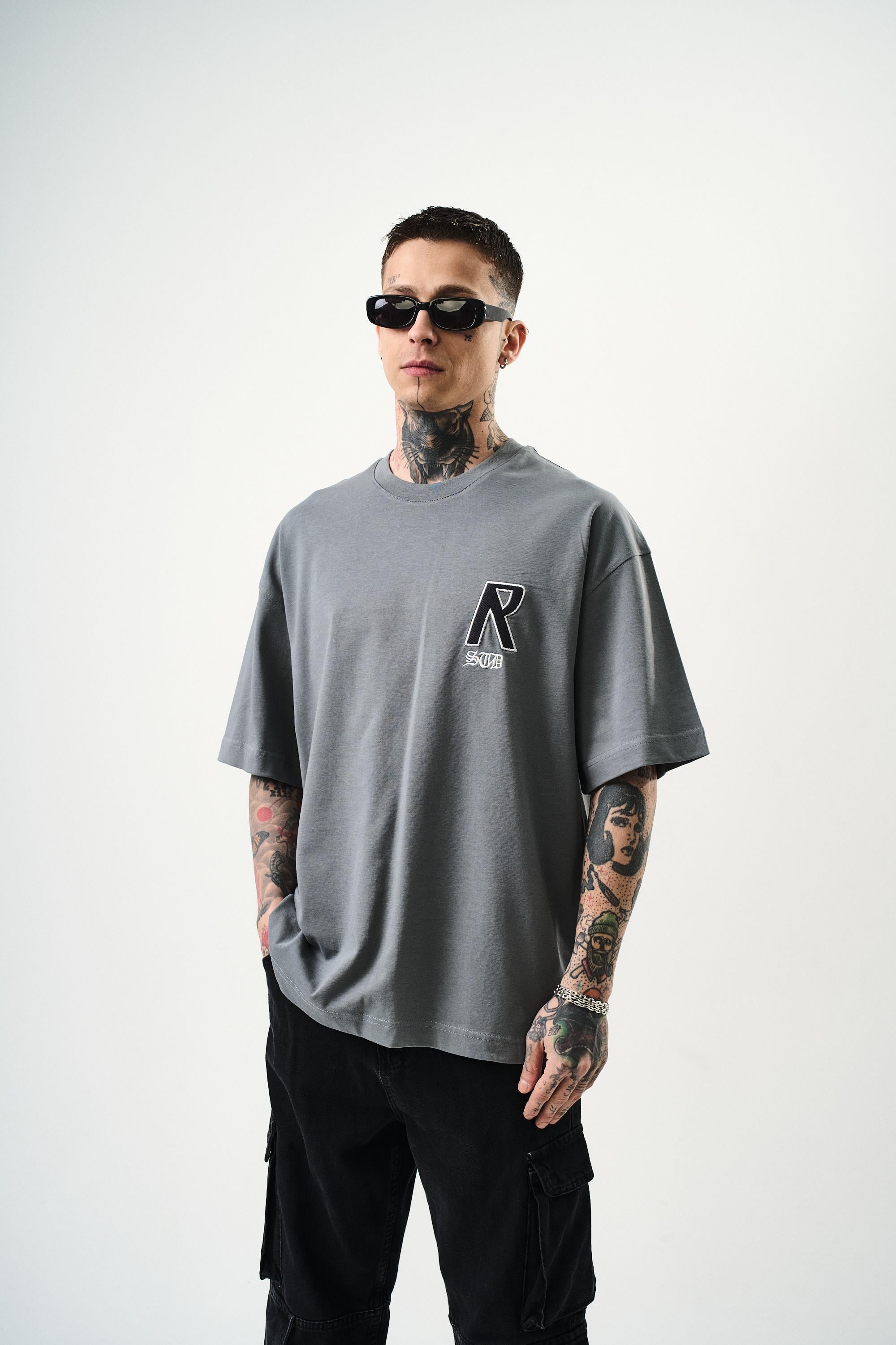 Erkek R Creative Nakışlı Oversize T-Shirt Füme