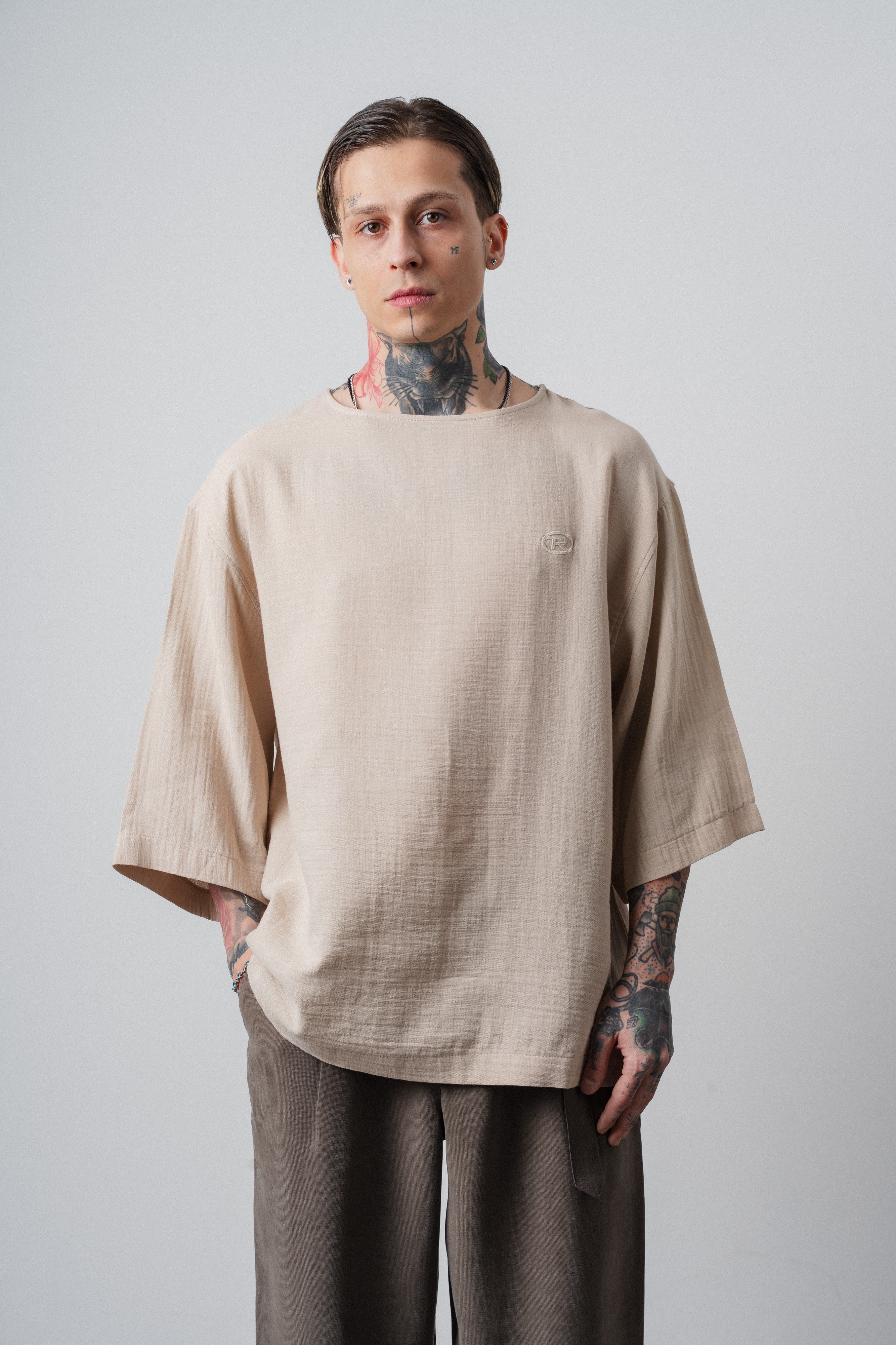 Erkek R Nakışlı Fakir Kol Müslin Oversize T-Shirt Bej