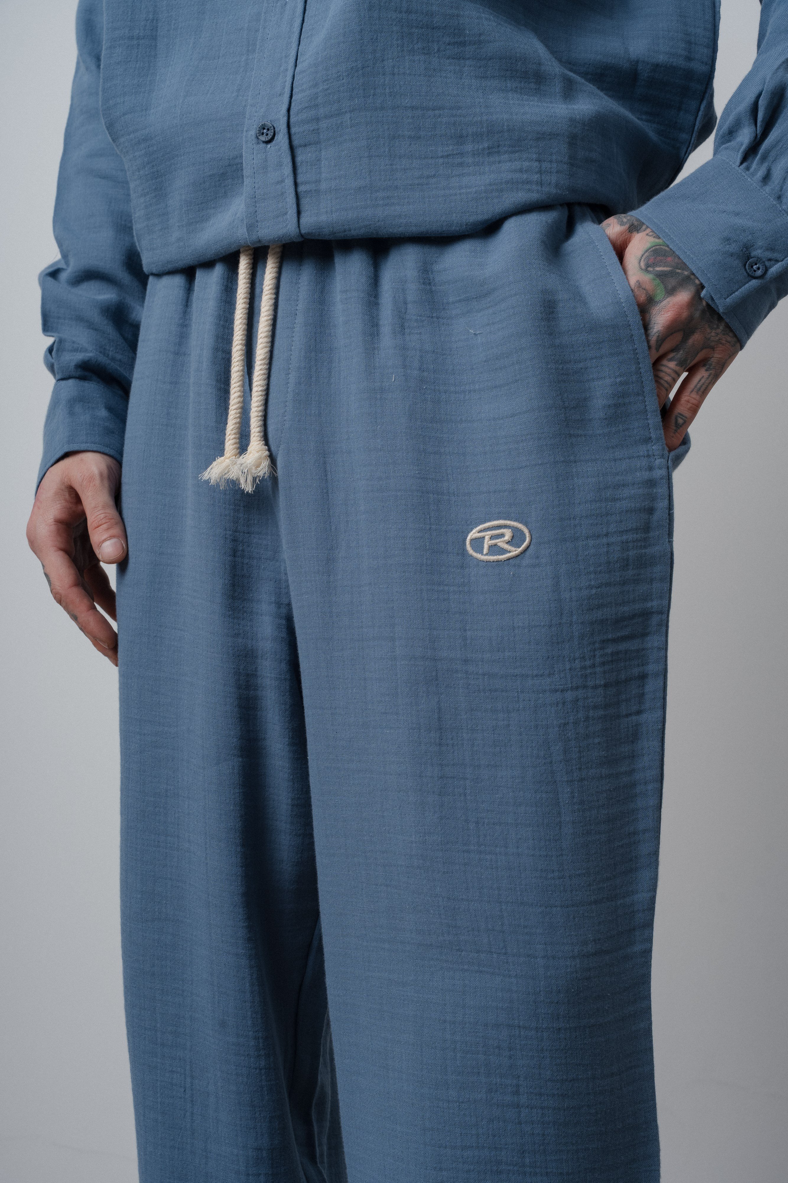 Erkek R Nakışlı Müslin Baggy Pantolon Açık Mavi