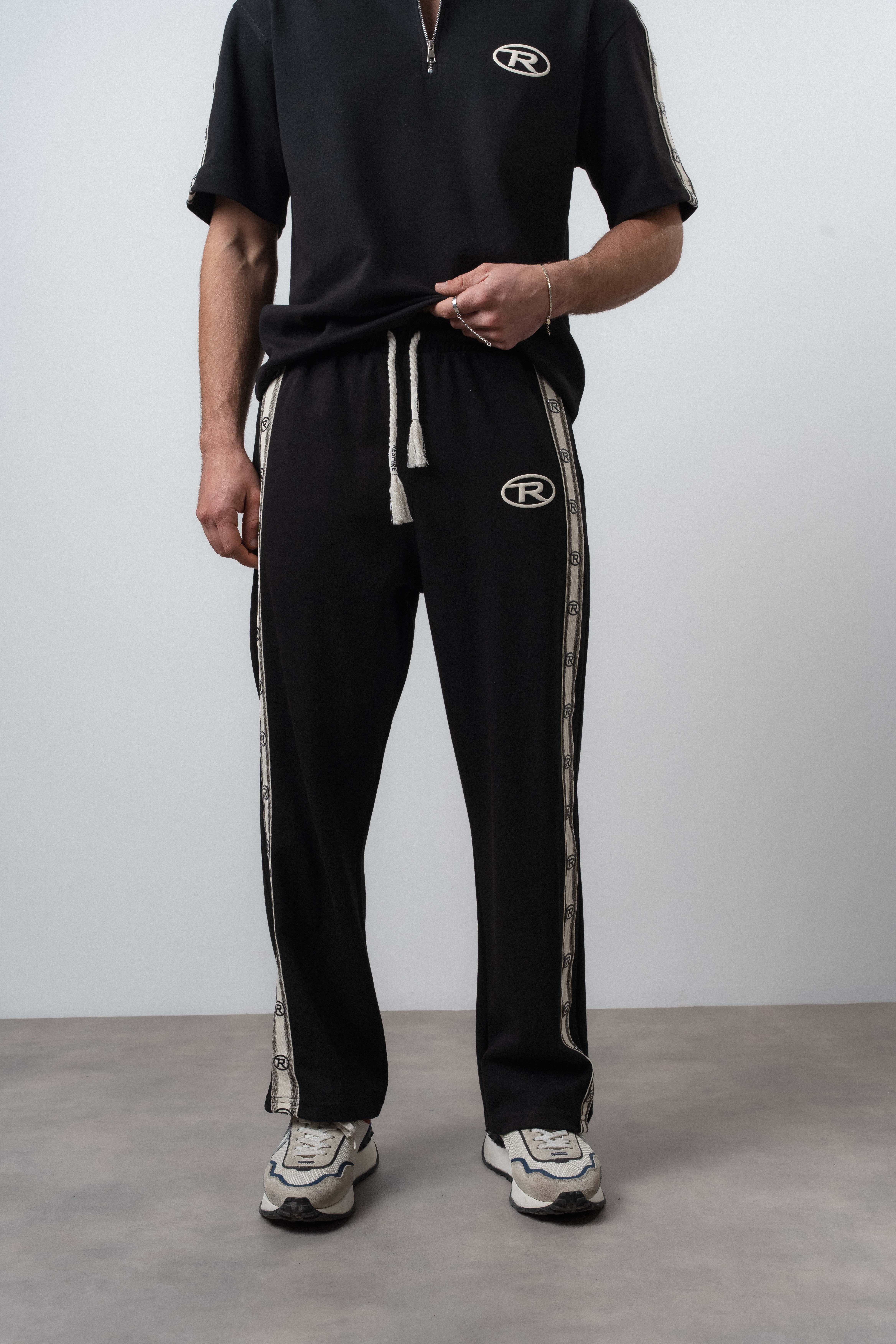 Erkek R Şerit Detaylı Baggy Eşofman Altı Siyah