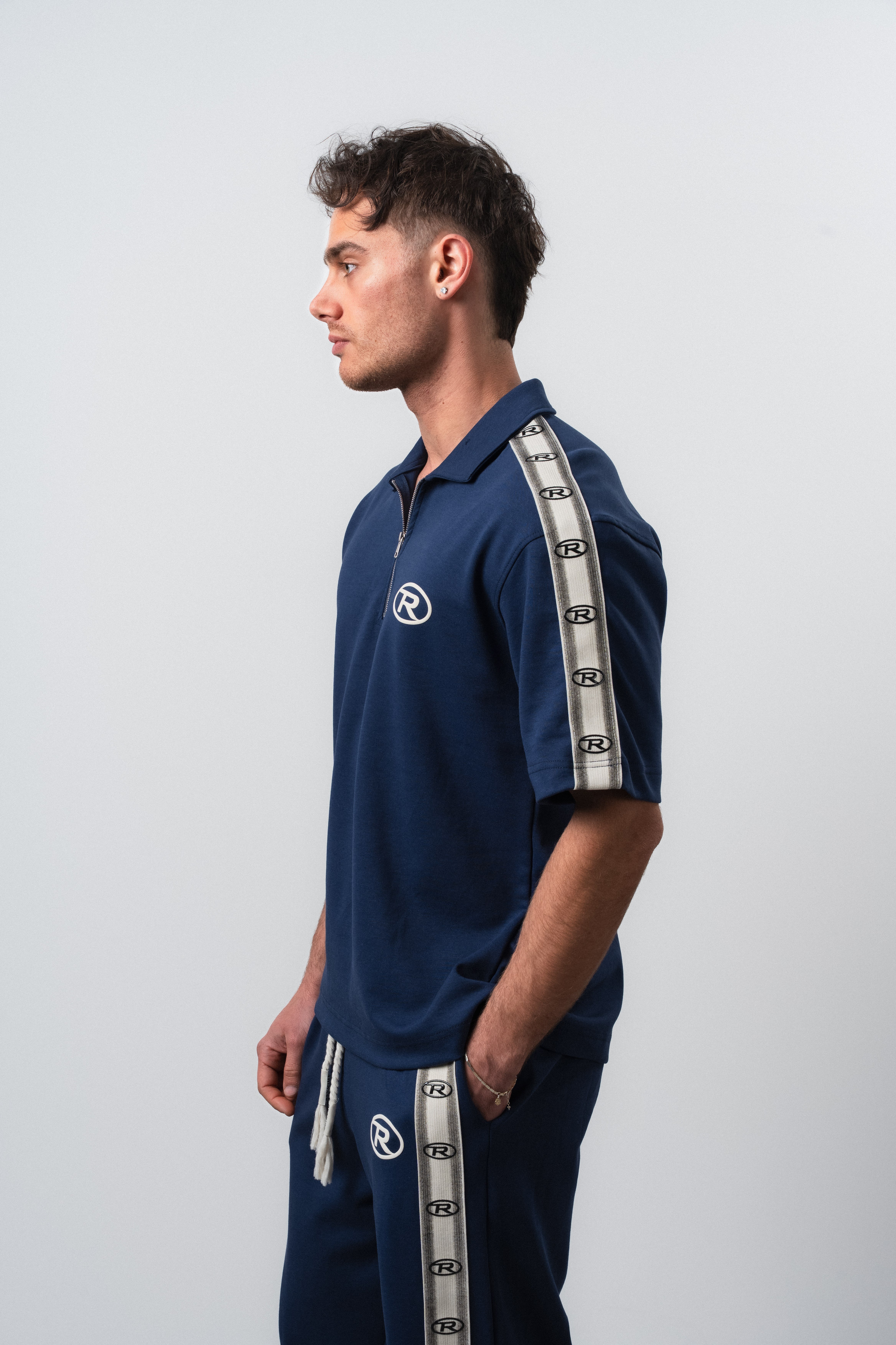 Erkek R Şerit Detaylı Regular Fit T-Shirt Lacivert