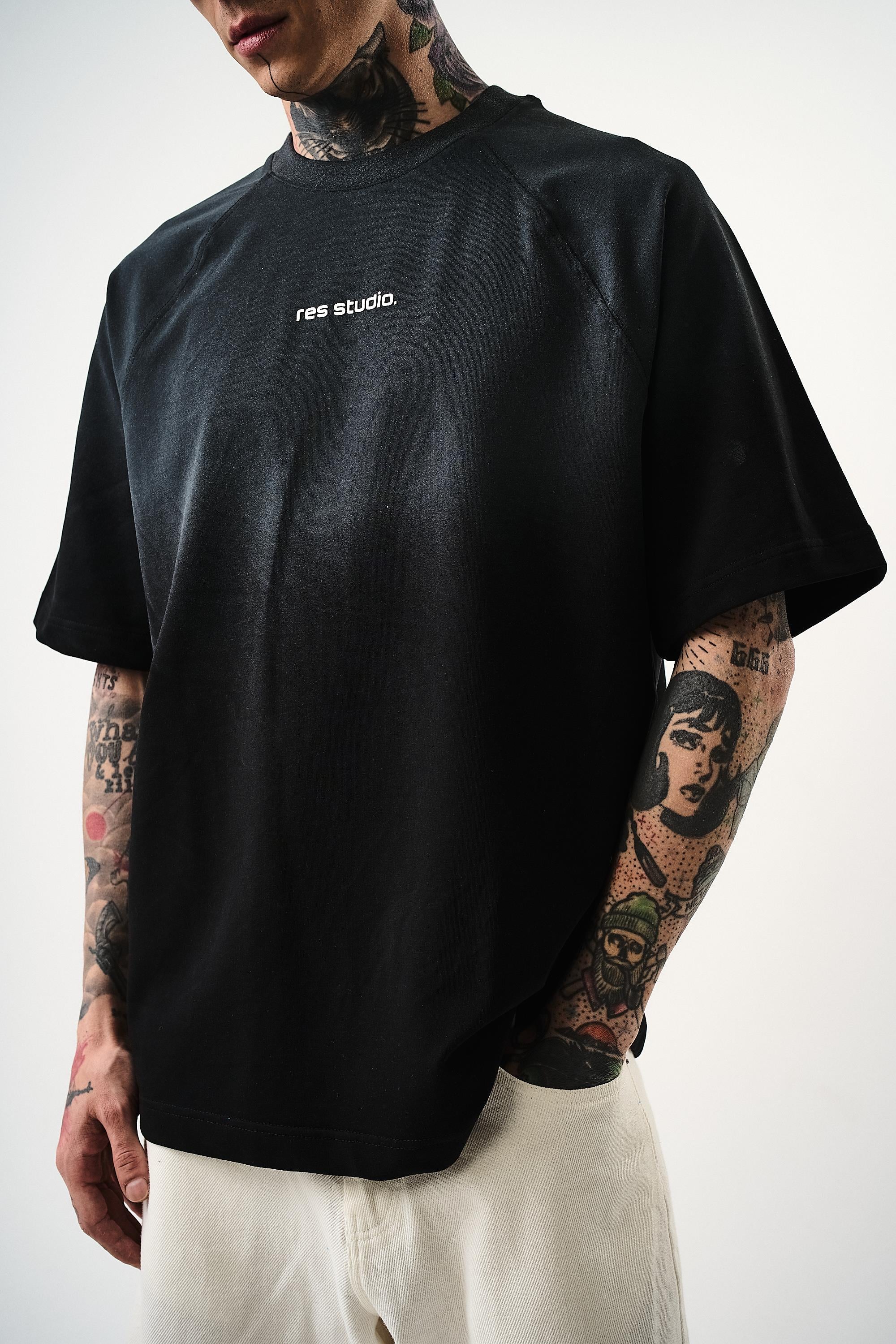 Erkek Res Studio Yazılı Oversize T-Shirt Siyah