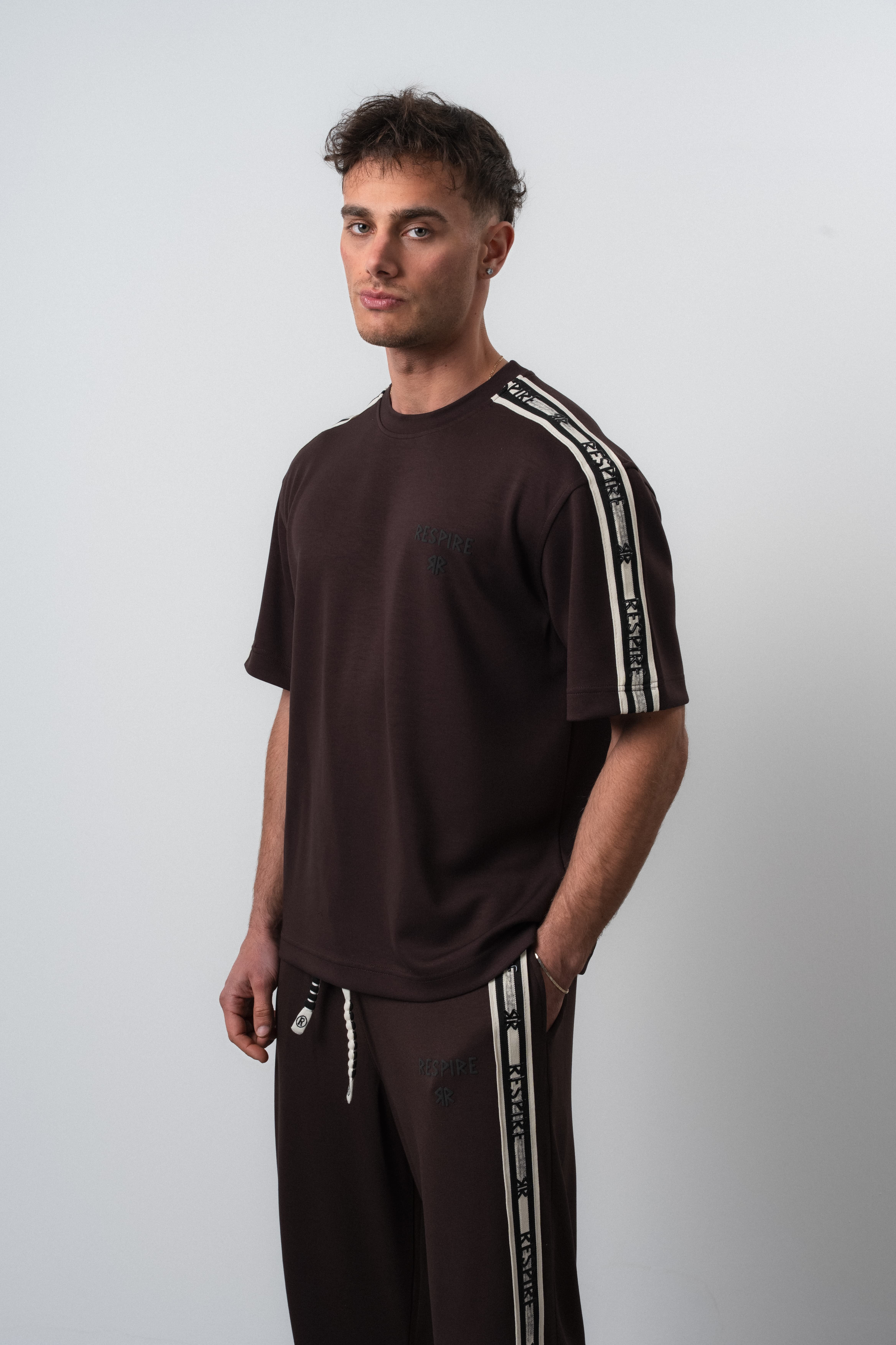 Erkek Respire Şerit Detaylı Regular Fit T-Shirt Kahve