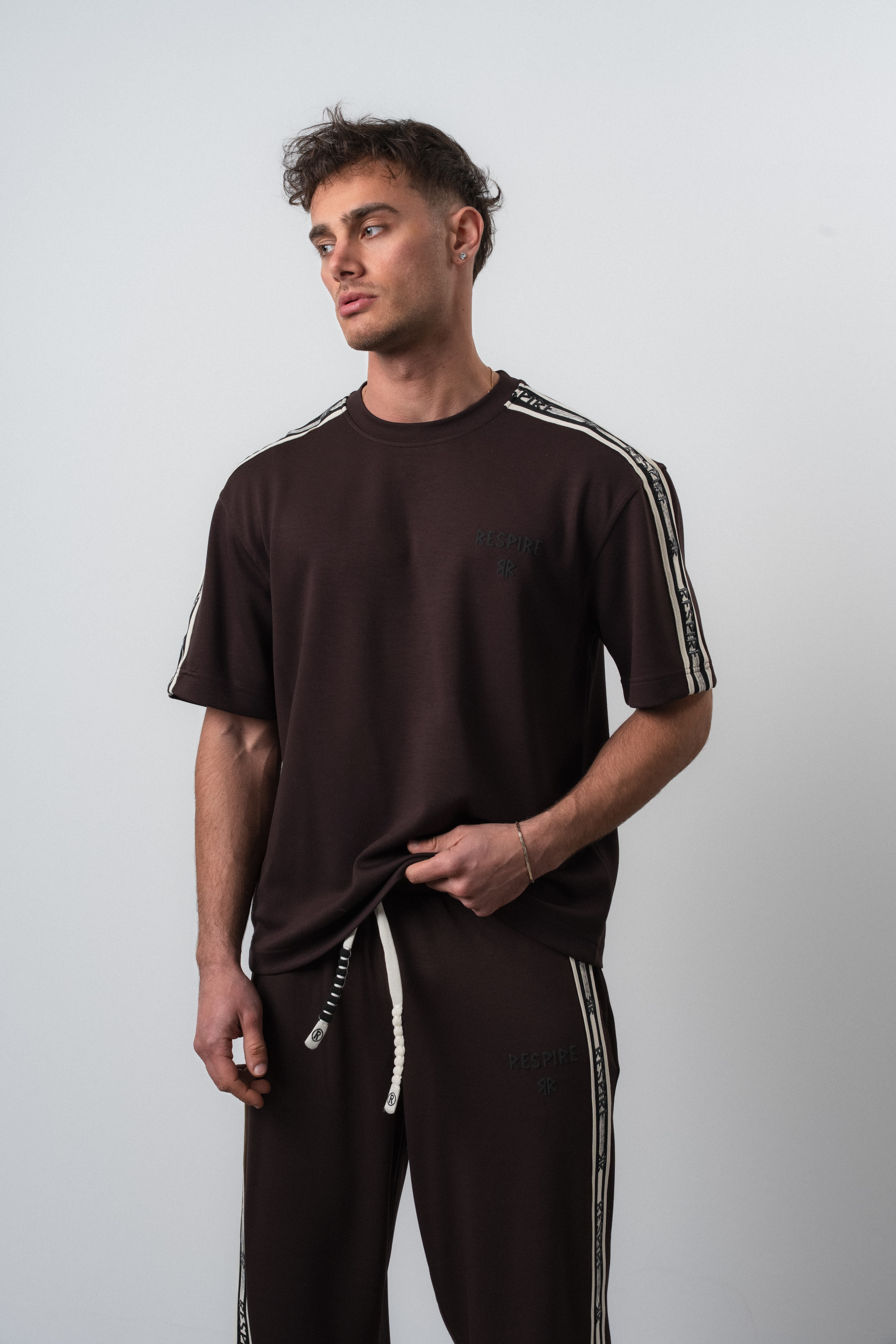 Erkek Respire Şerit Detaylı Regular Fit T-Shirt Kahve